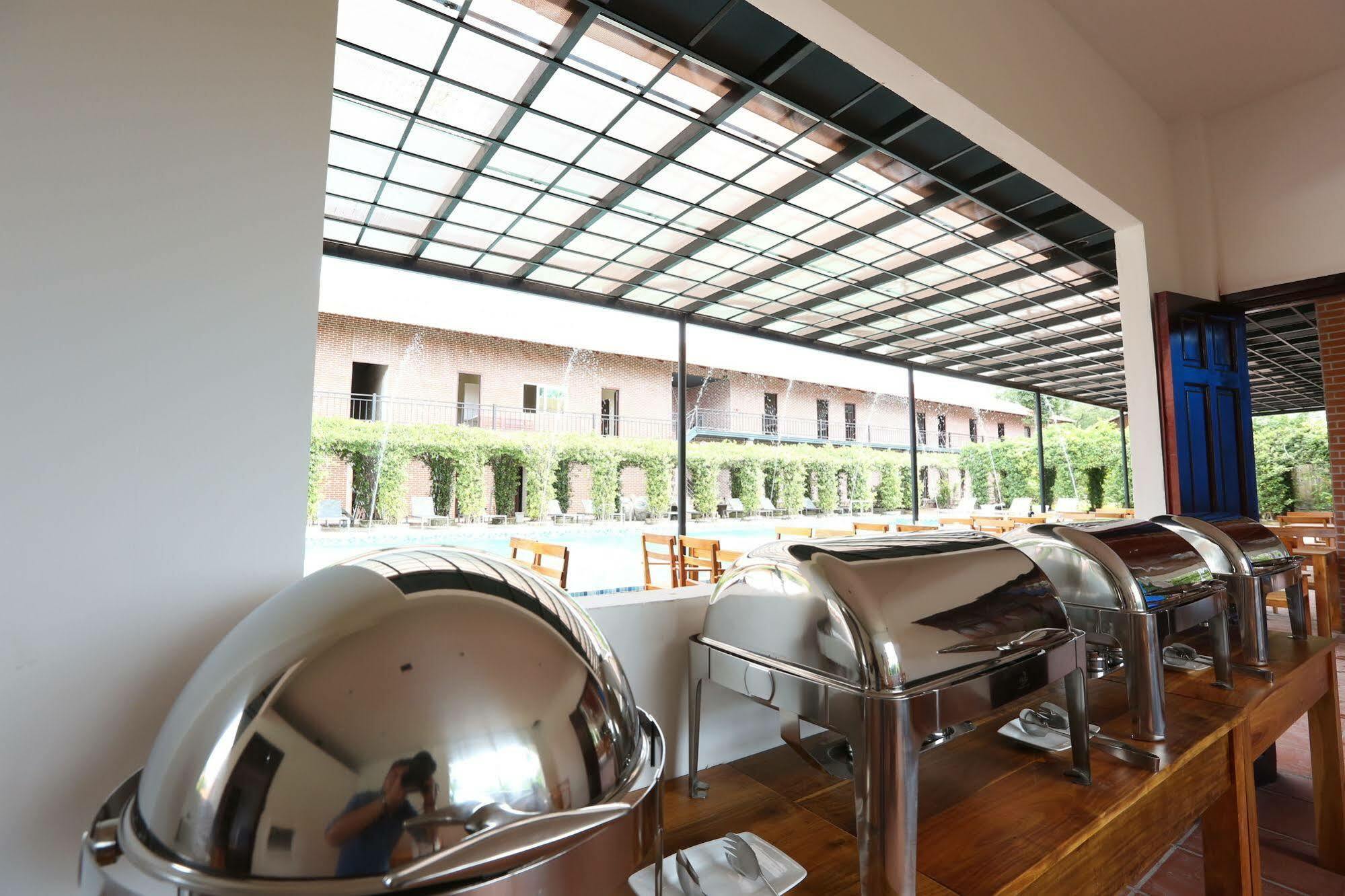 Countryside Garden & Bar Khu nghỉ mát 3*
