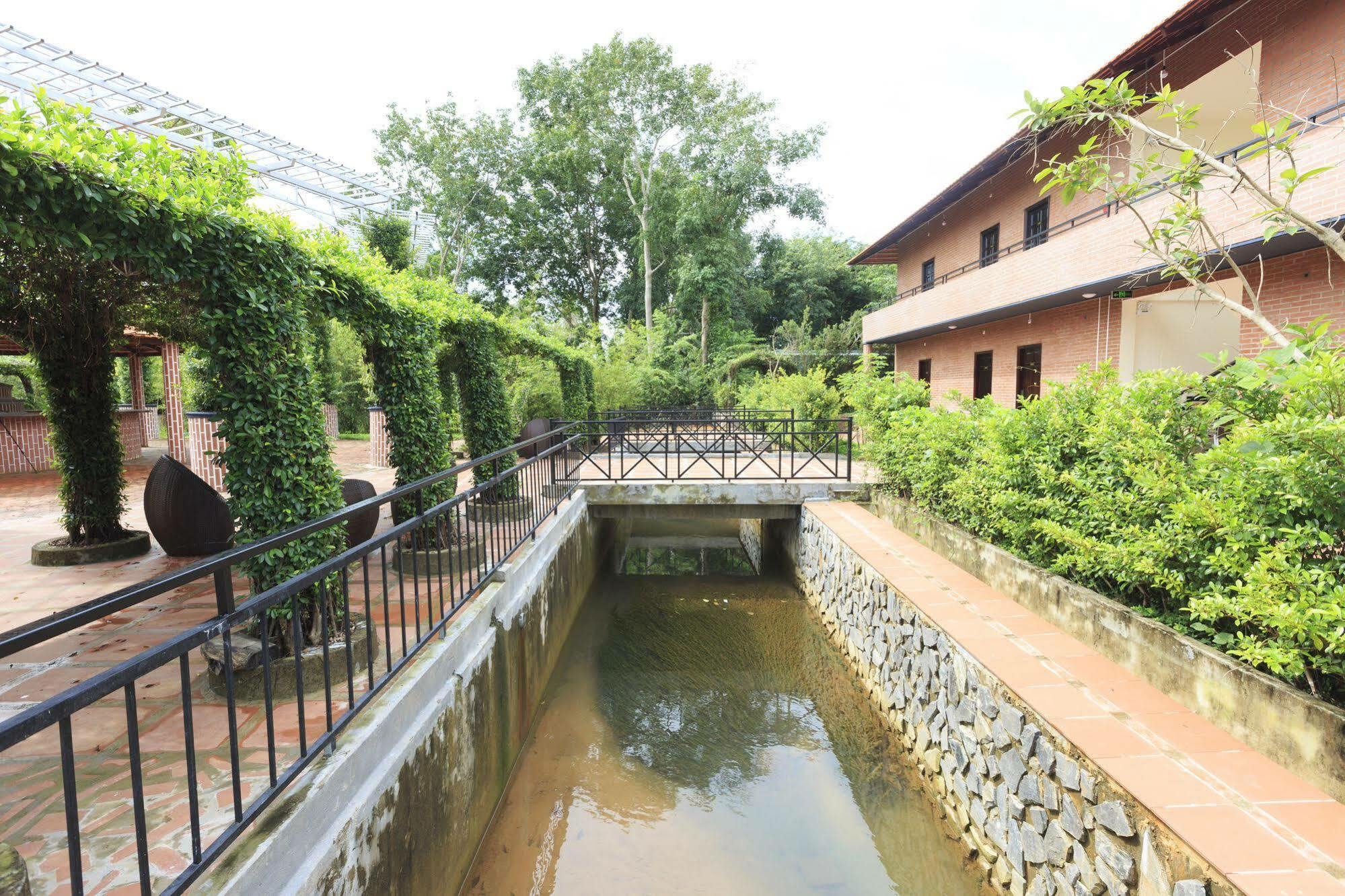Countryside Garden & Bar 3*