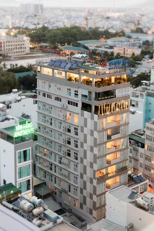 Hotel Maple Leaf & 4*