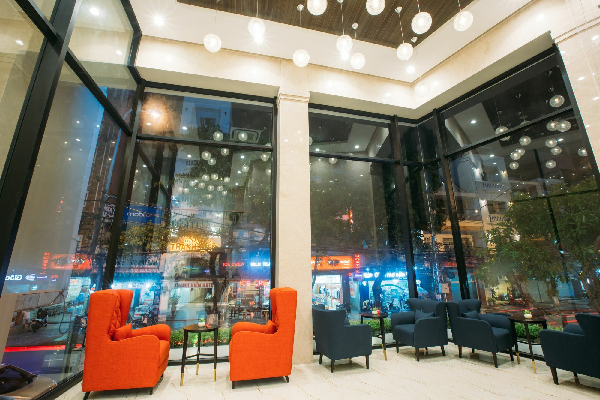 Hotel &