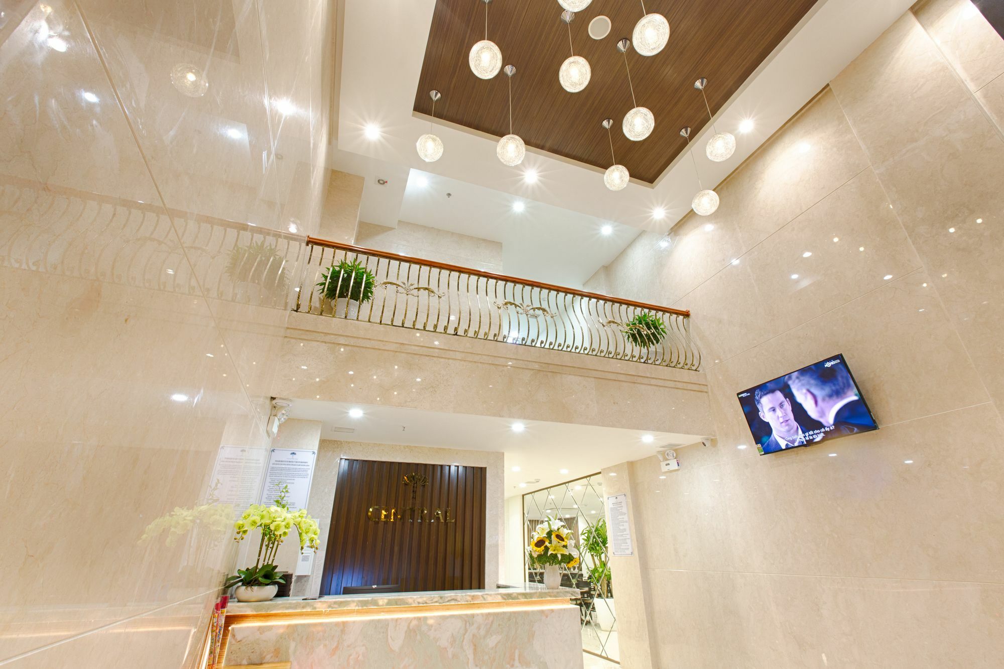 Hotel & 4*