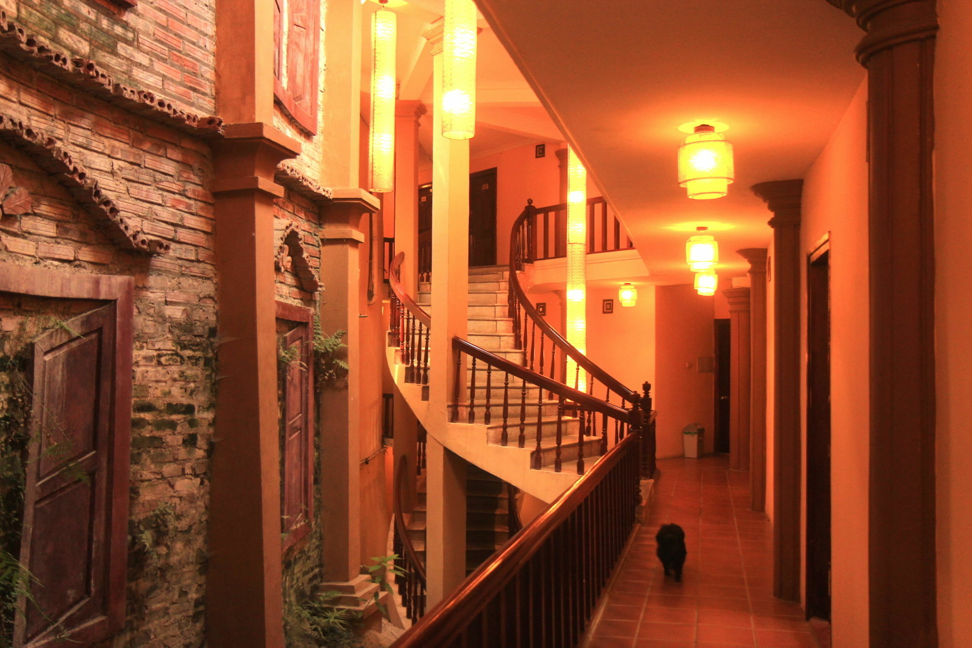 Chau Long Hotel