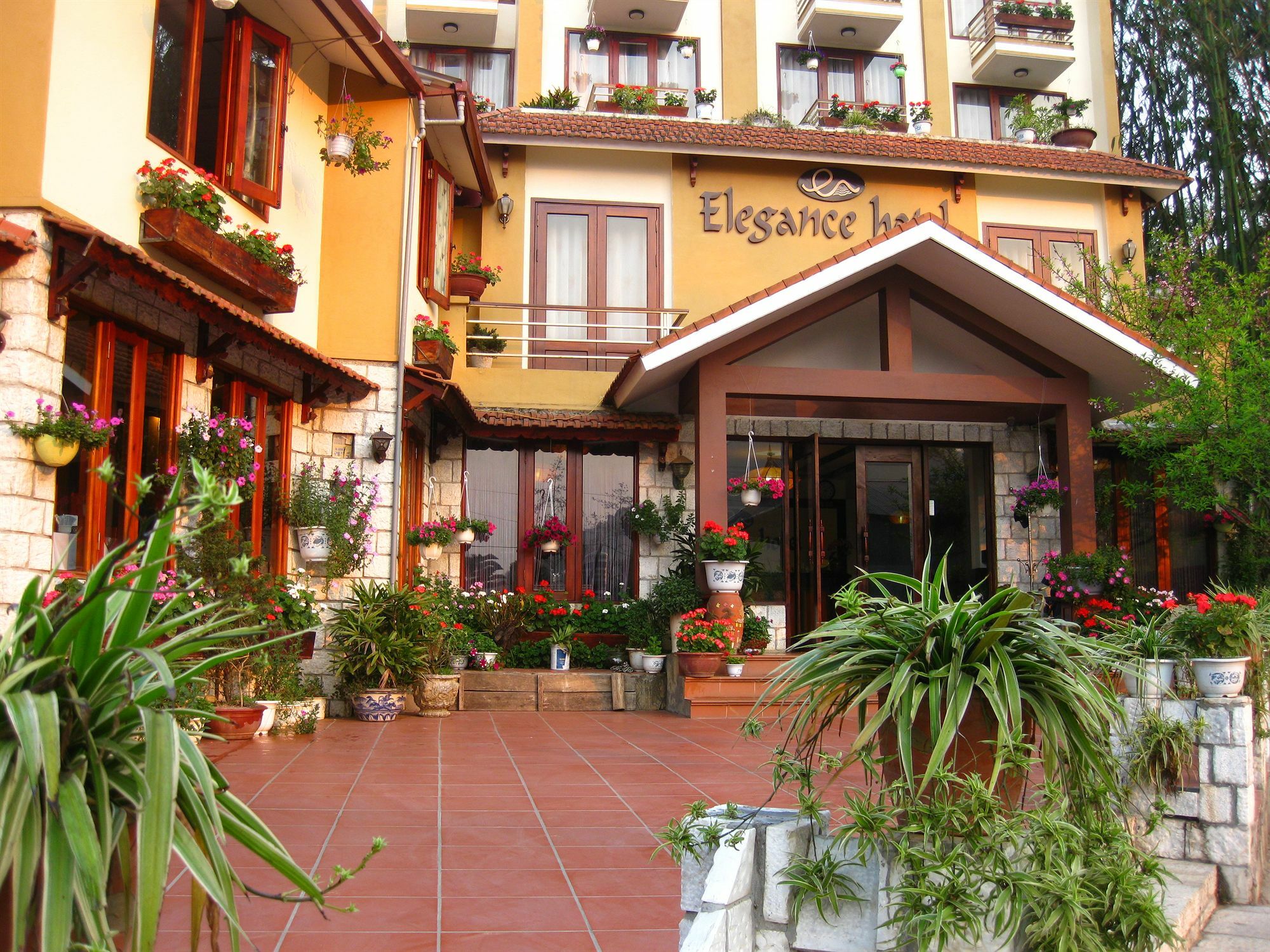 Elegance Sapa