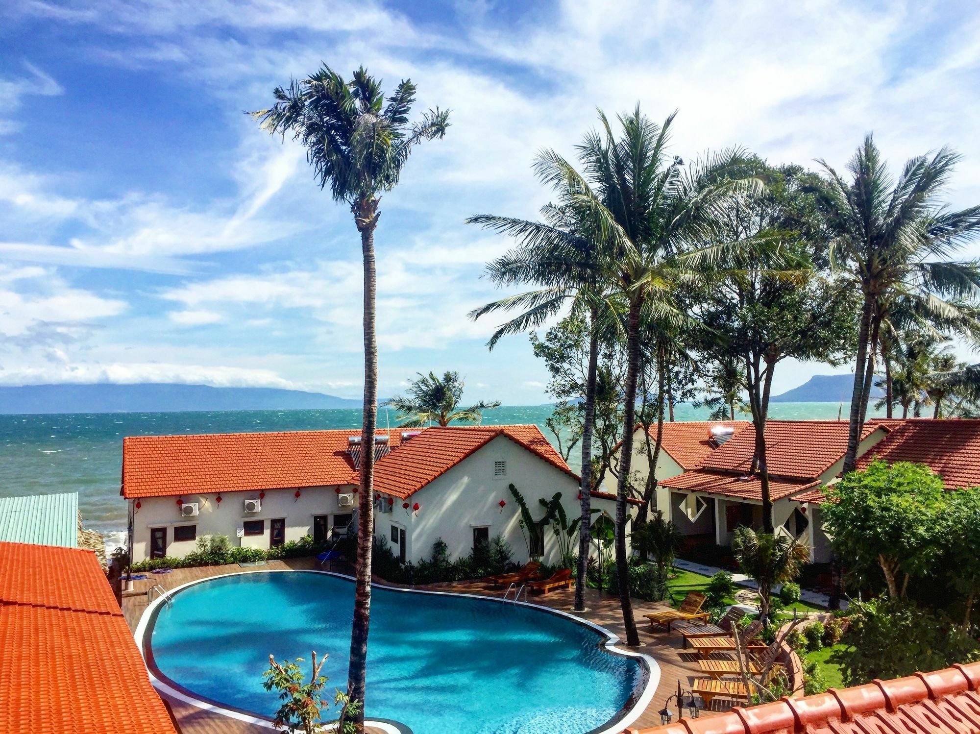 Resort Hula Hula Beachfront