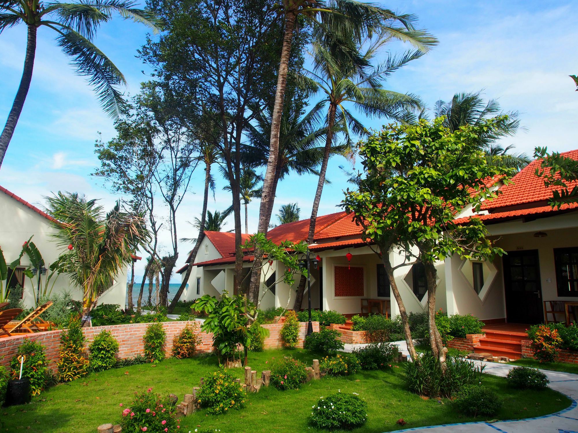 Resort Hula Hula Beachfront Phu Quoc