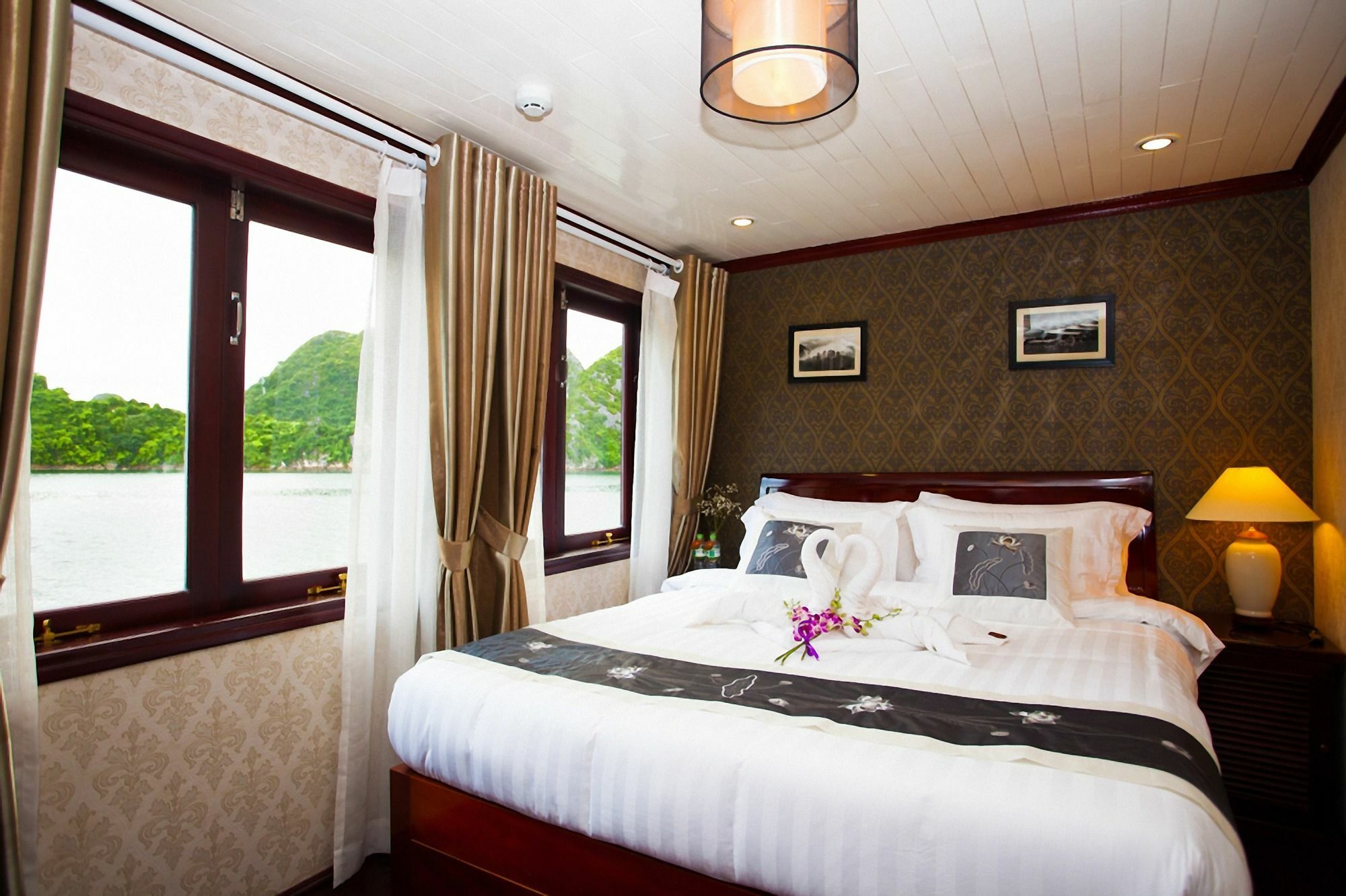 Halong Phoenix Cruiser Ha Long