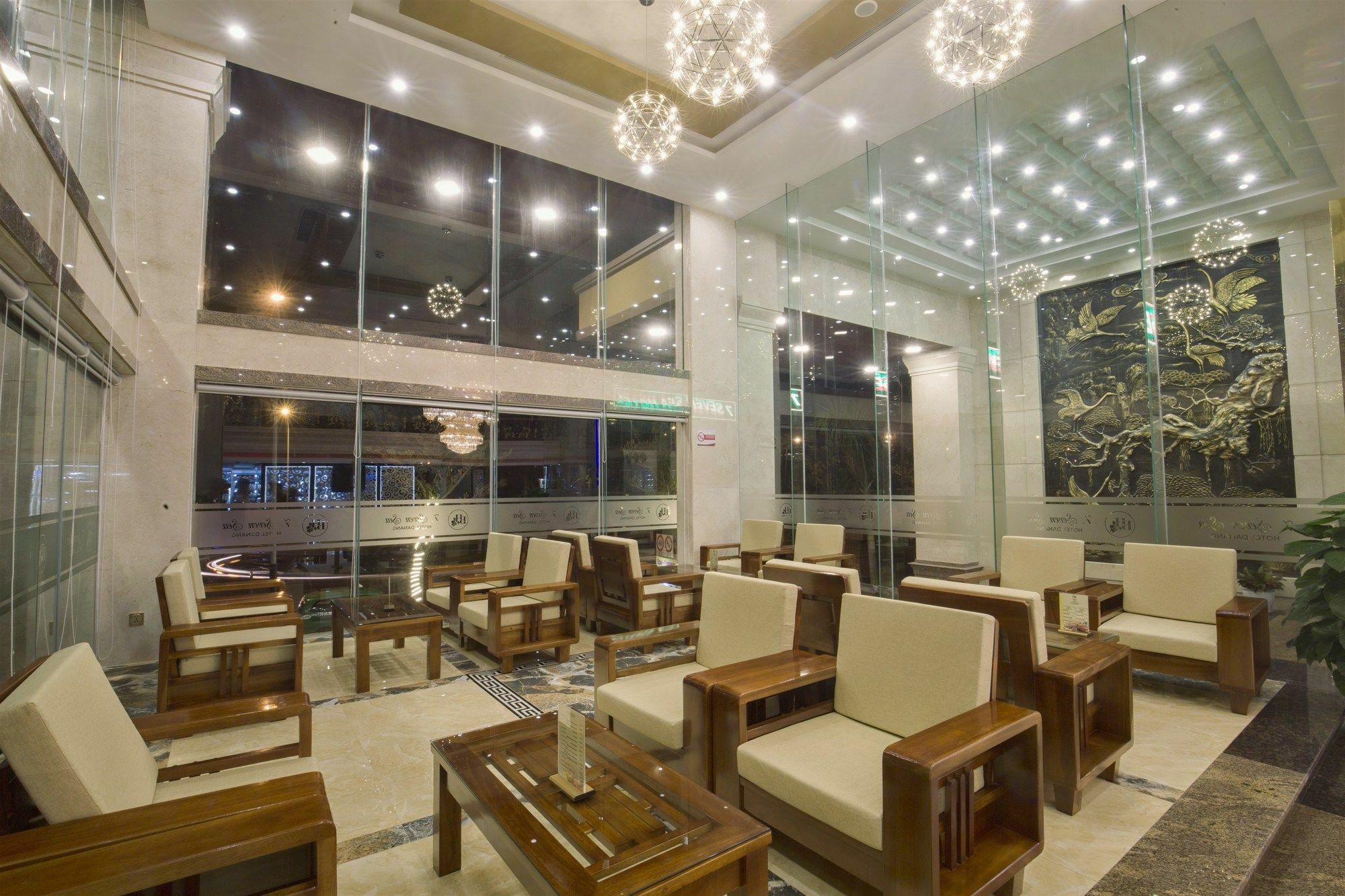 Hotel 7 Seven Sea Da Nang