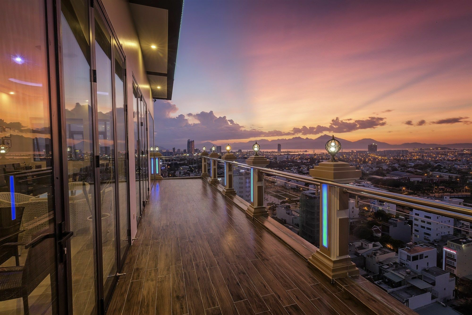 7 Seven Sea Hotel 4*