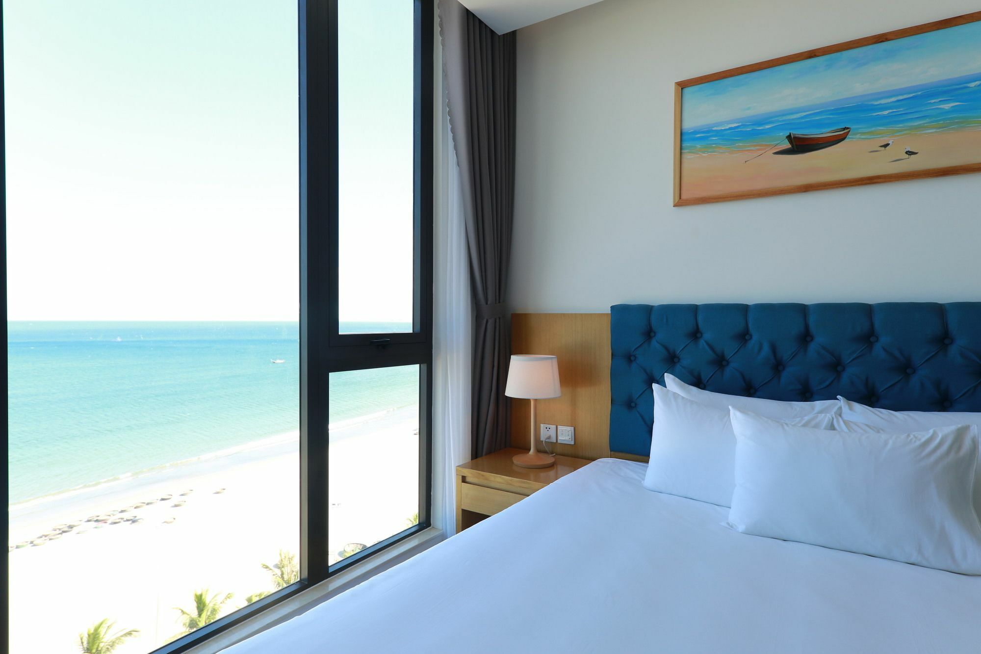 Seashore & Hotel