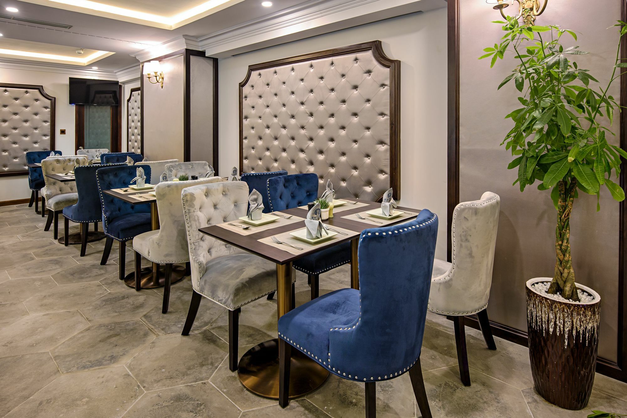 Hotel Halina And