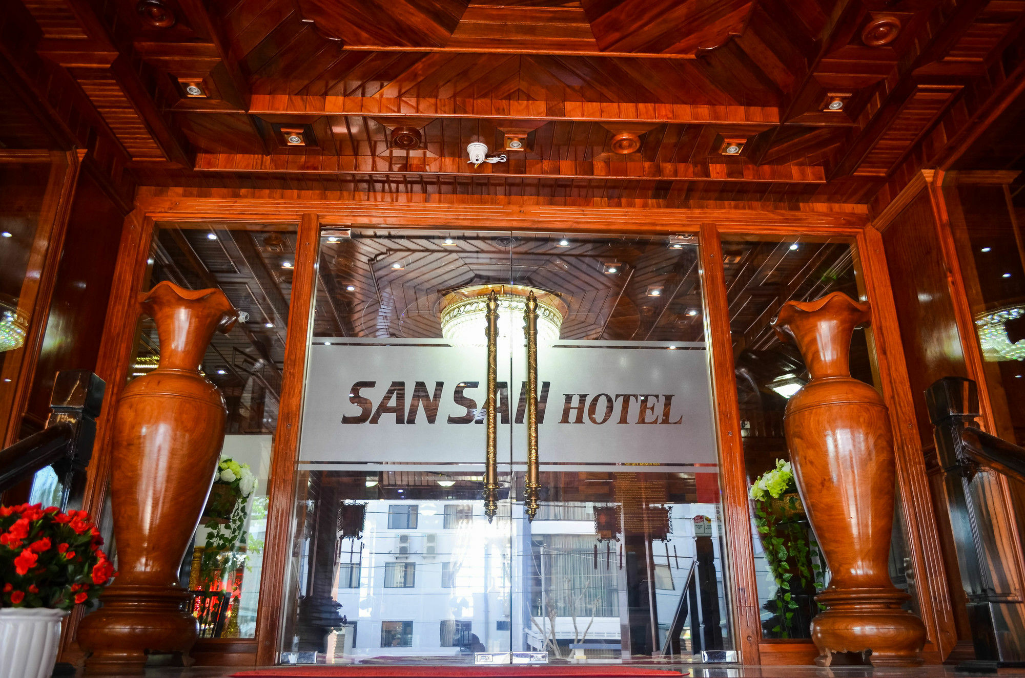 San San Hotel 3*