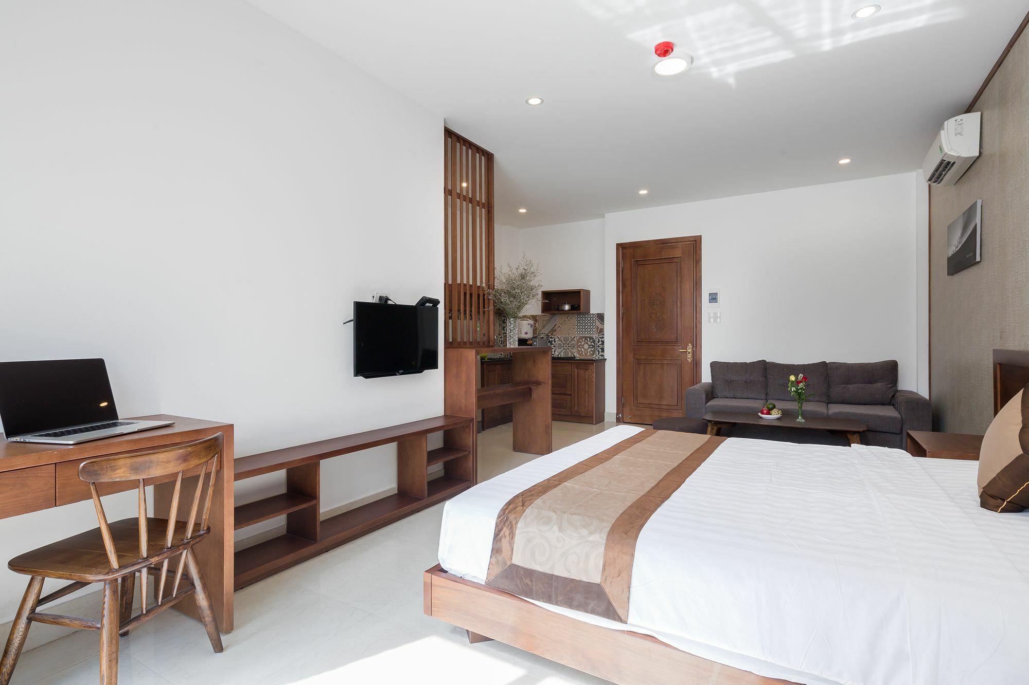 Aris & Apartment Da Nang