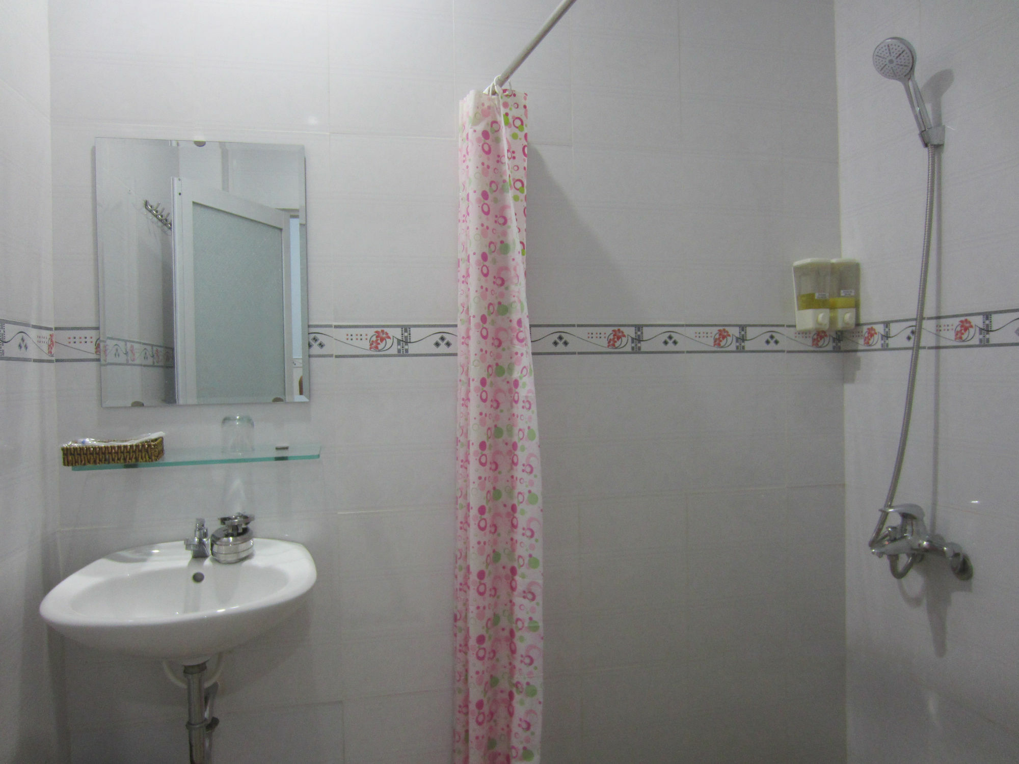 Ngan Giang 2*