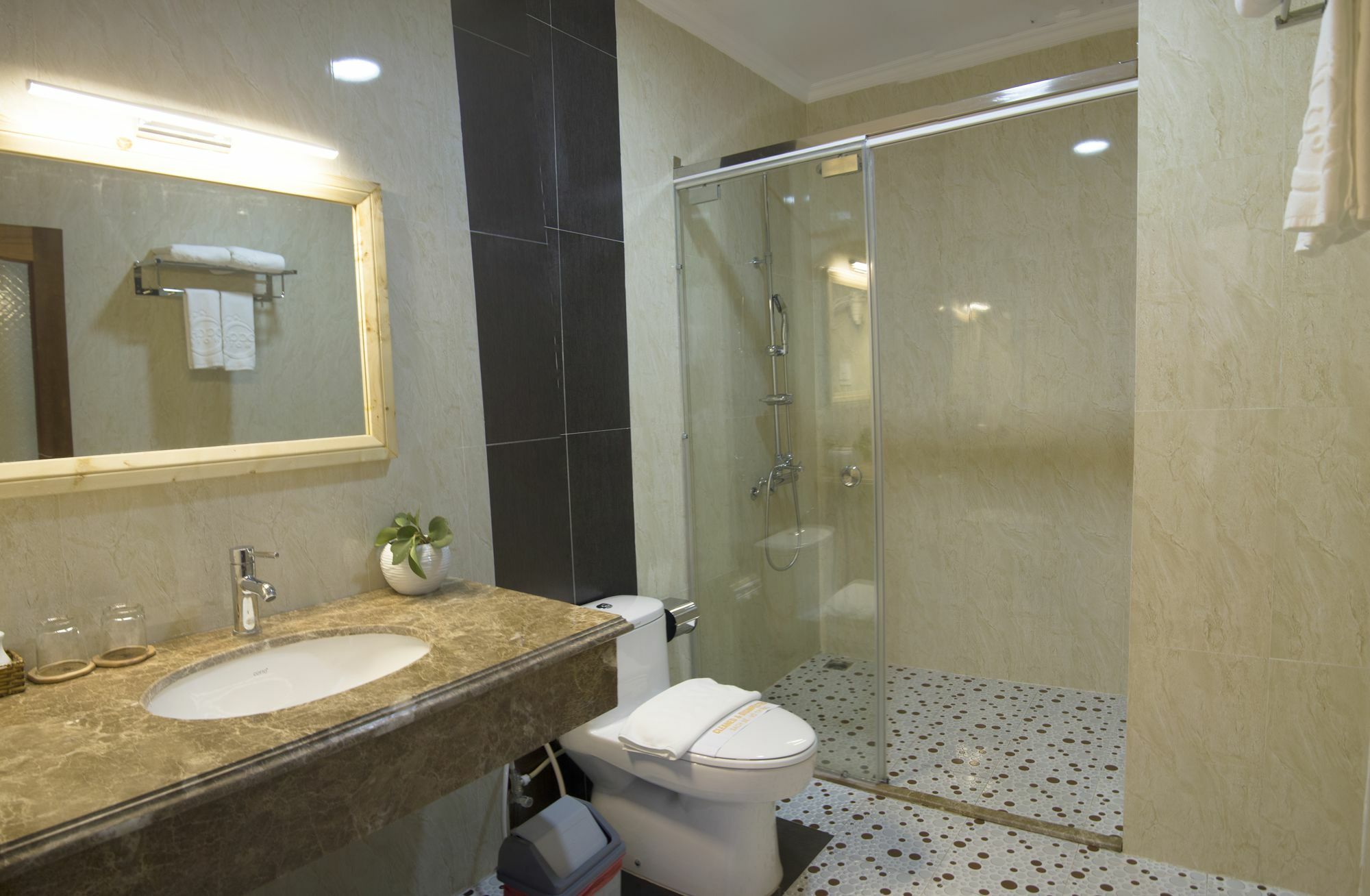 Ngoc Chau 3*
