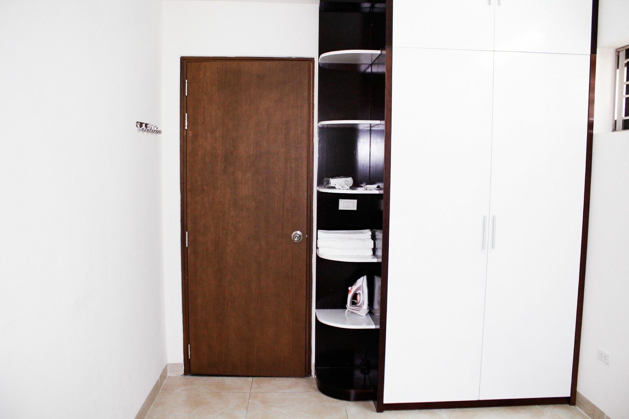 Hotel Maxshare & Serviced