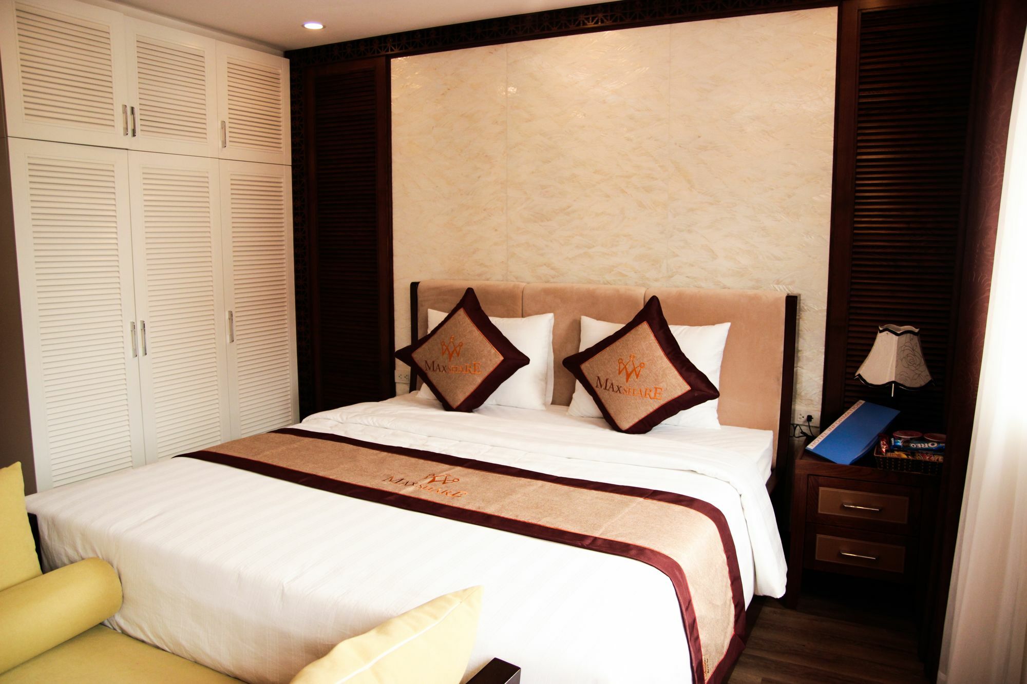 Maxshare & Serviced 3* Ha Long