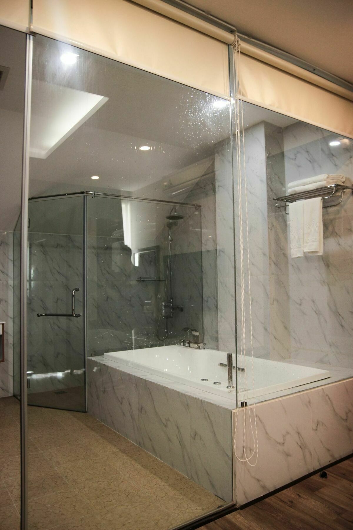 Hotel Maxshare & Serviced 3*