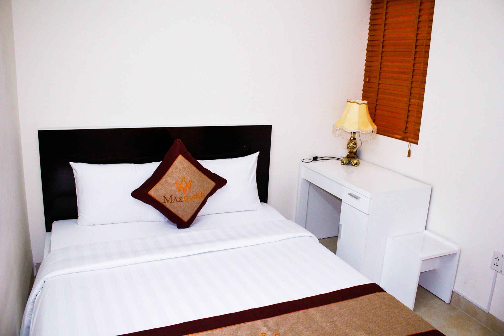 Maxshare & Serviced Hotel