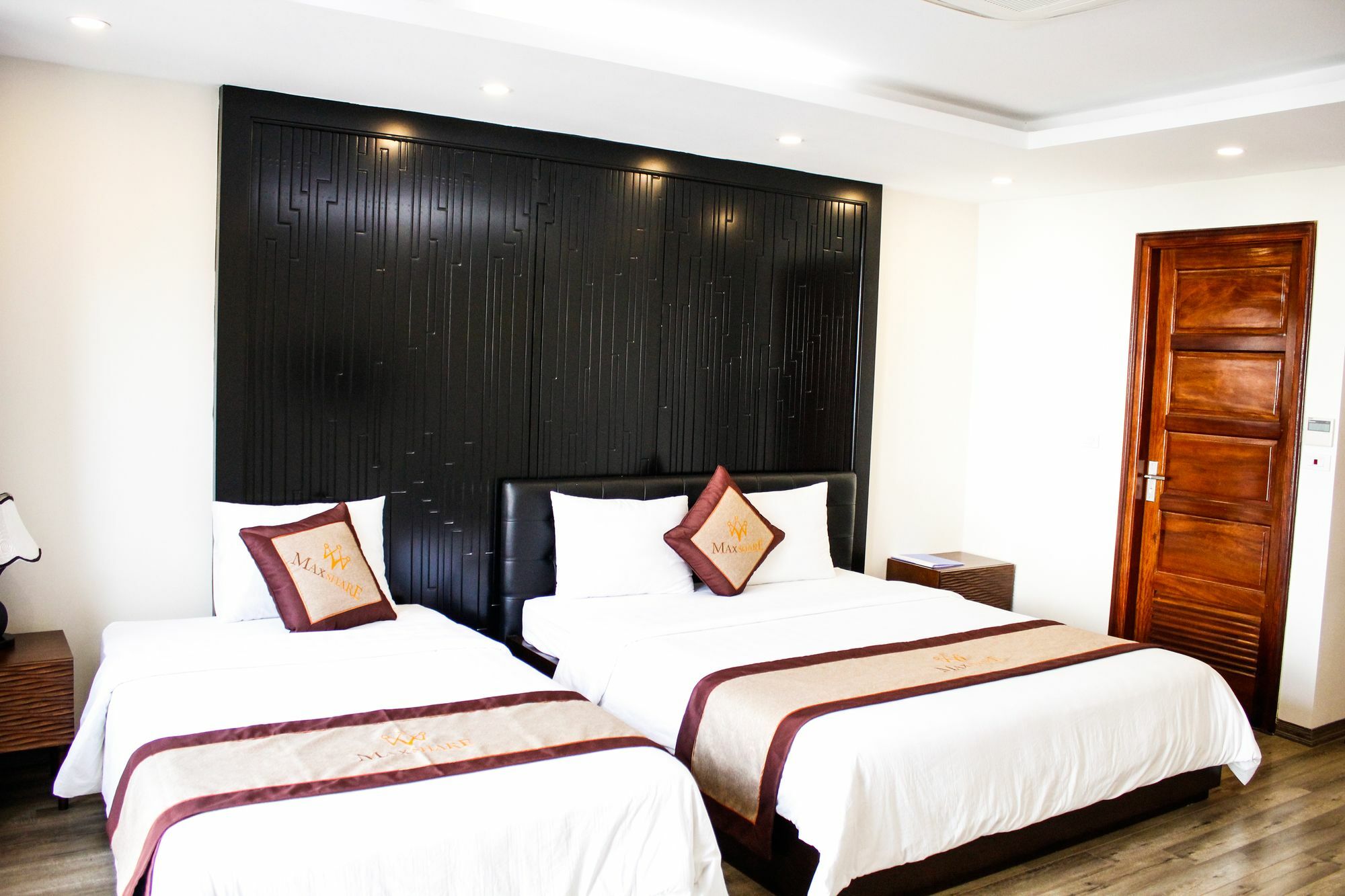 Maxshare & Serviced Hotel Ha Long