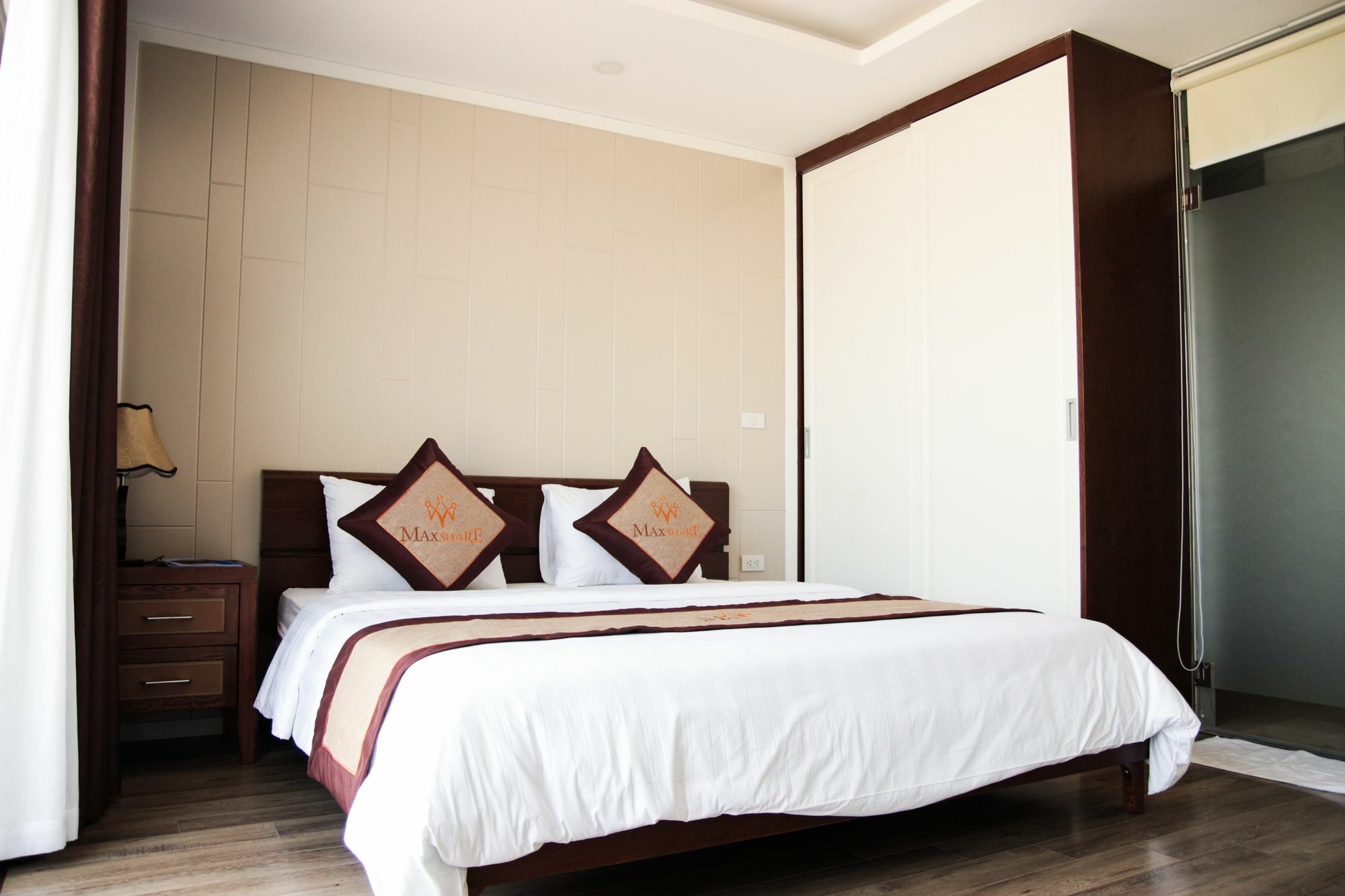 Maxshare & Serviced Hotel Ha Long