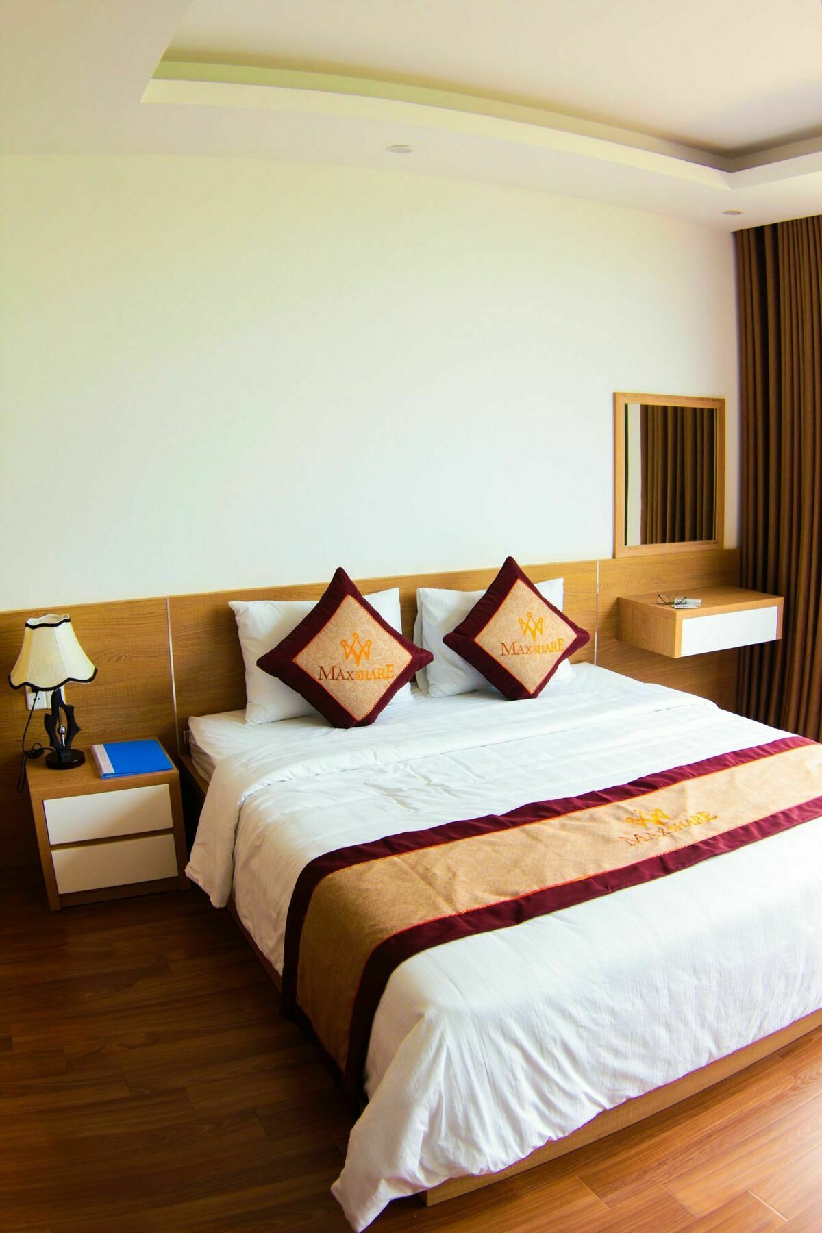 Maxshare & Serviced Hotel