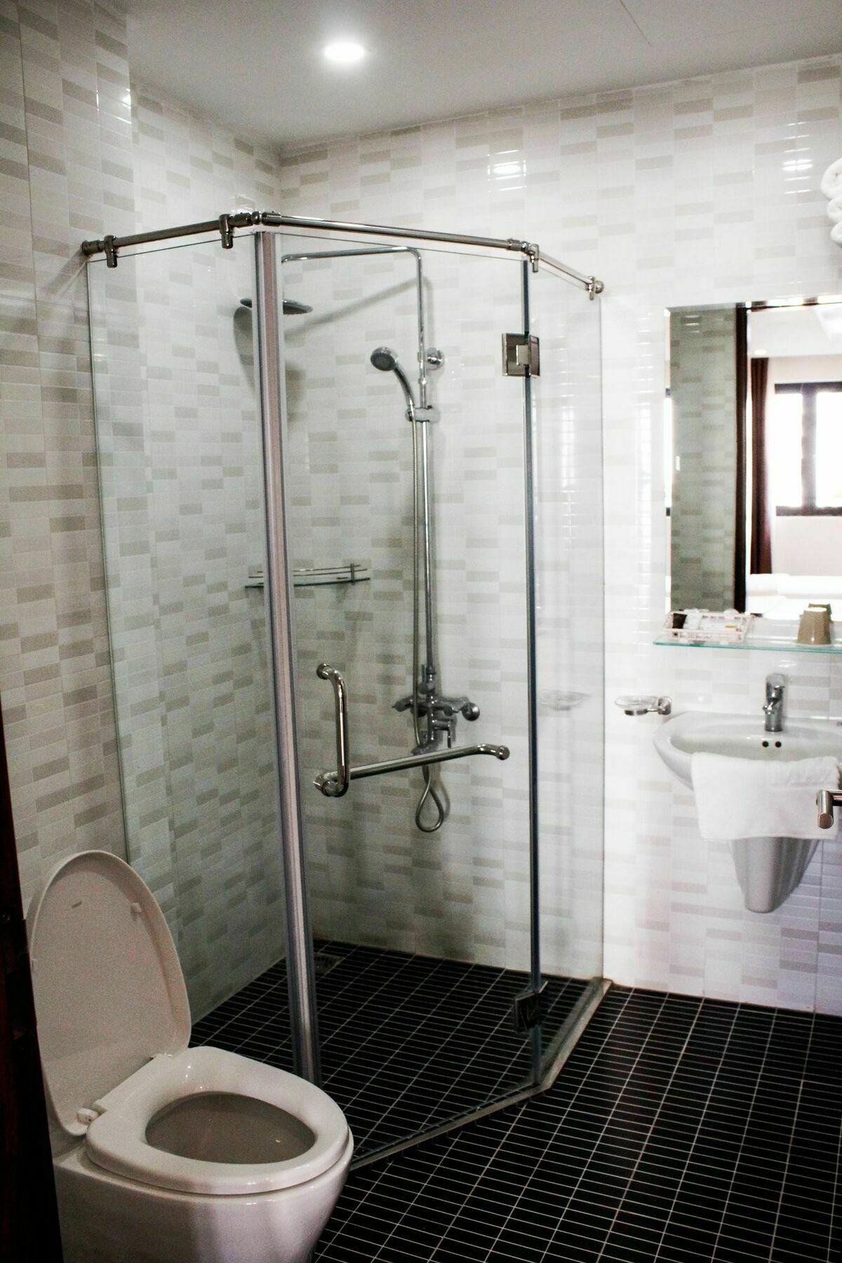 Maxshare & Serviced Hotel Ha Long