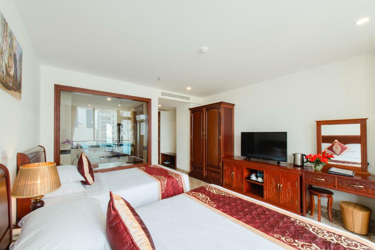 Red Sun Khách sạn 4*