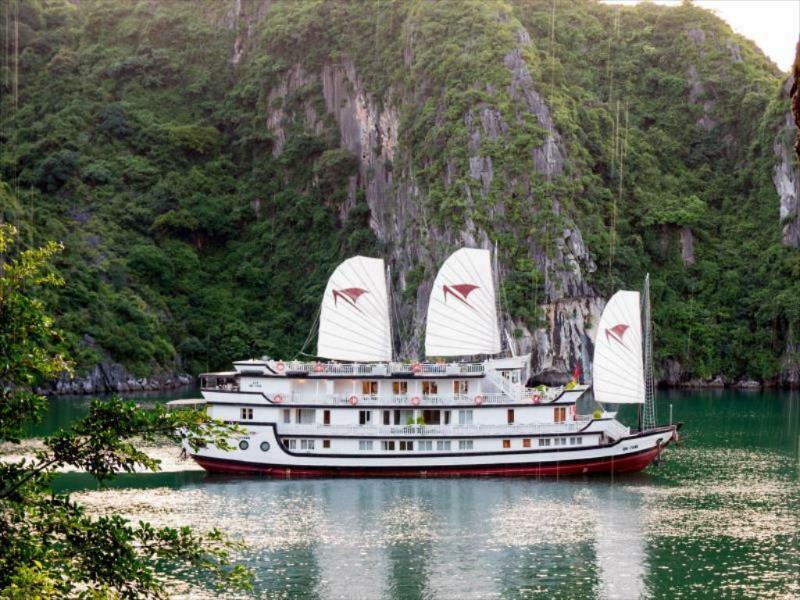 Signature Royal Halong Cruise 