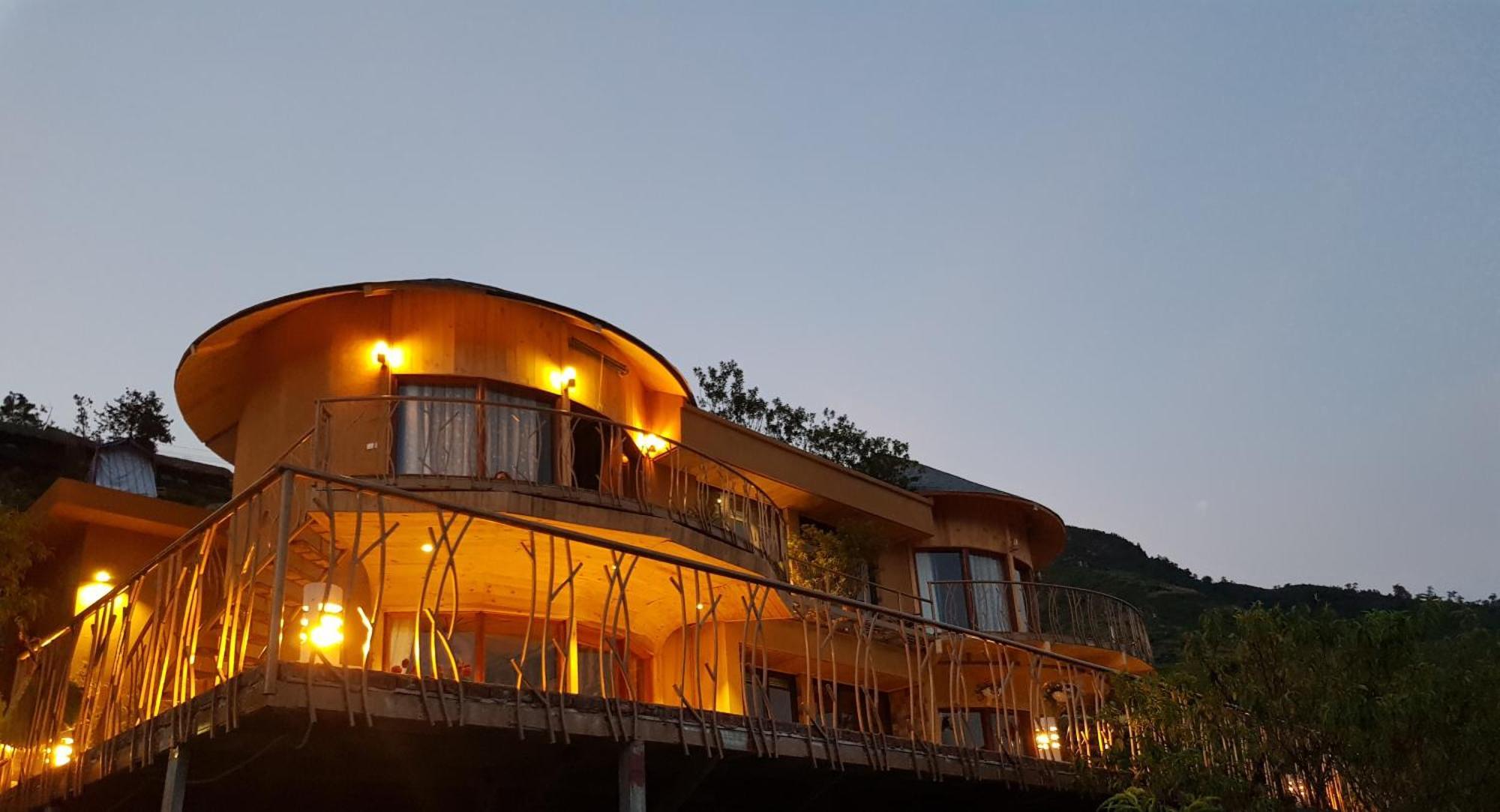 Clay House - Mountain Retreat Hotel