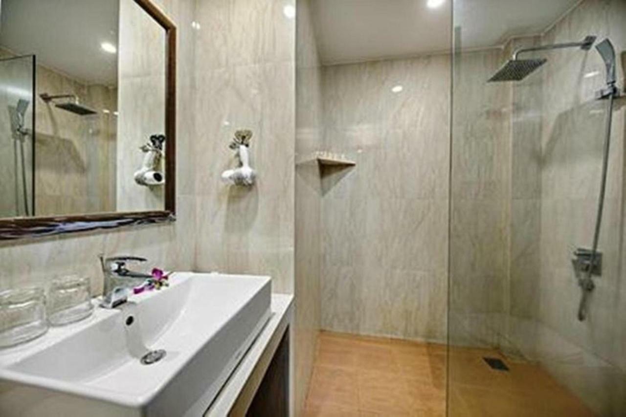 Hotel Emily & 3*