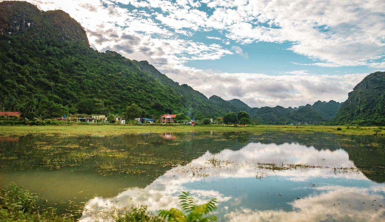 Heritage Line Ylang Cruise - Halong Bay & Lan Ha Bay 