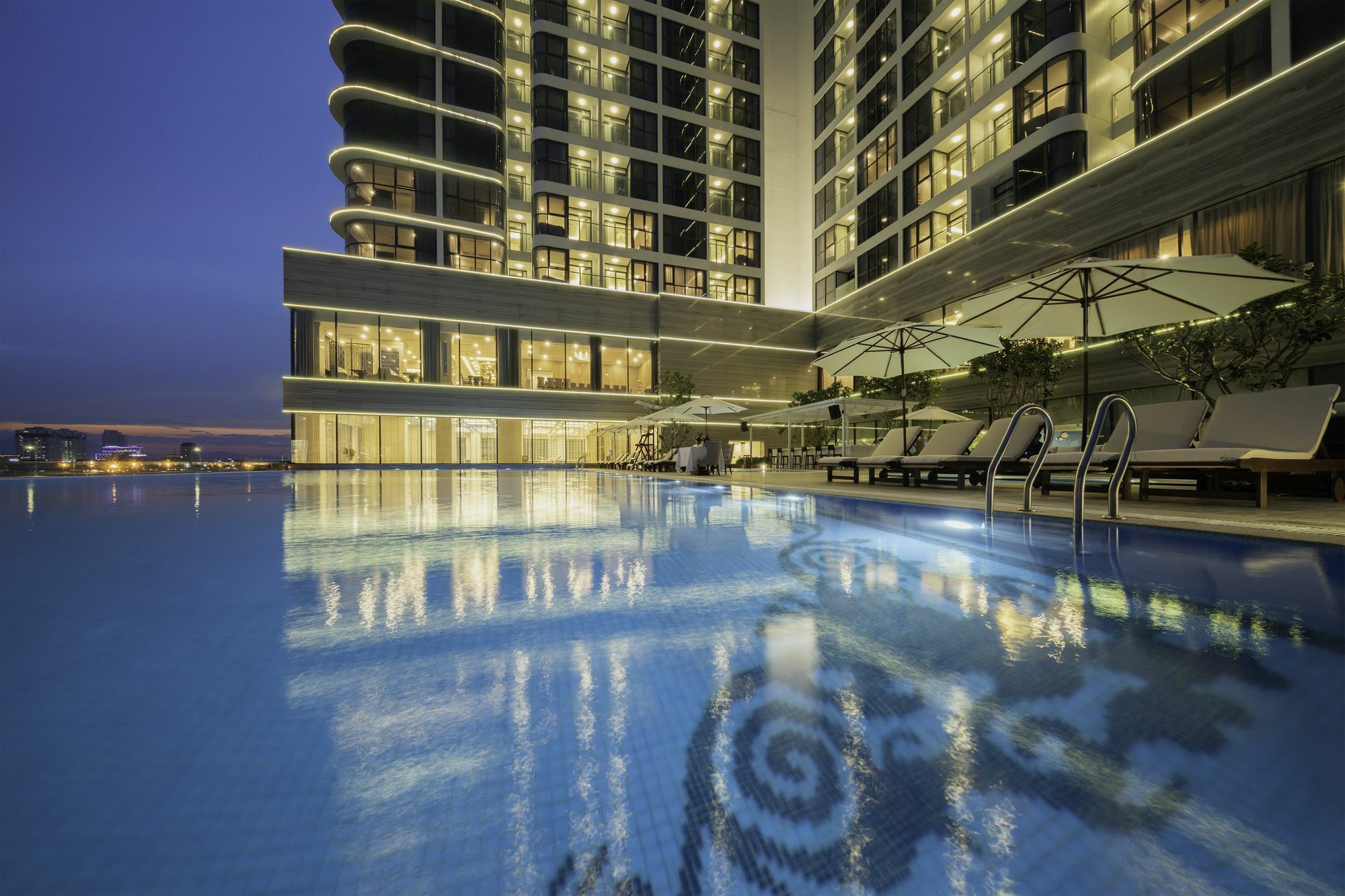 Khách sạn Melia Vinpearl Riverfront