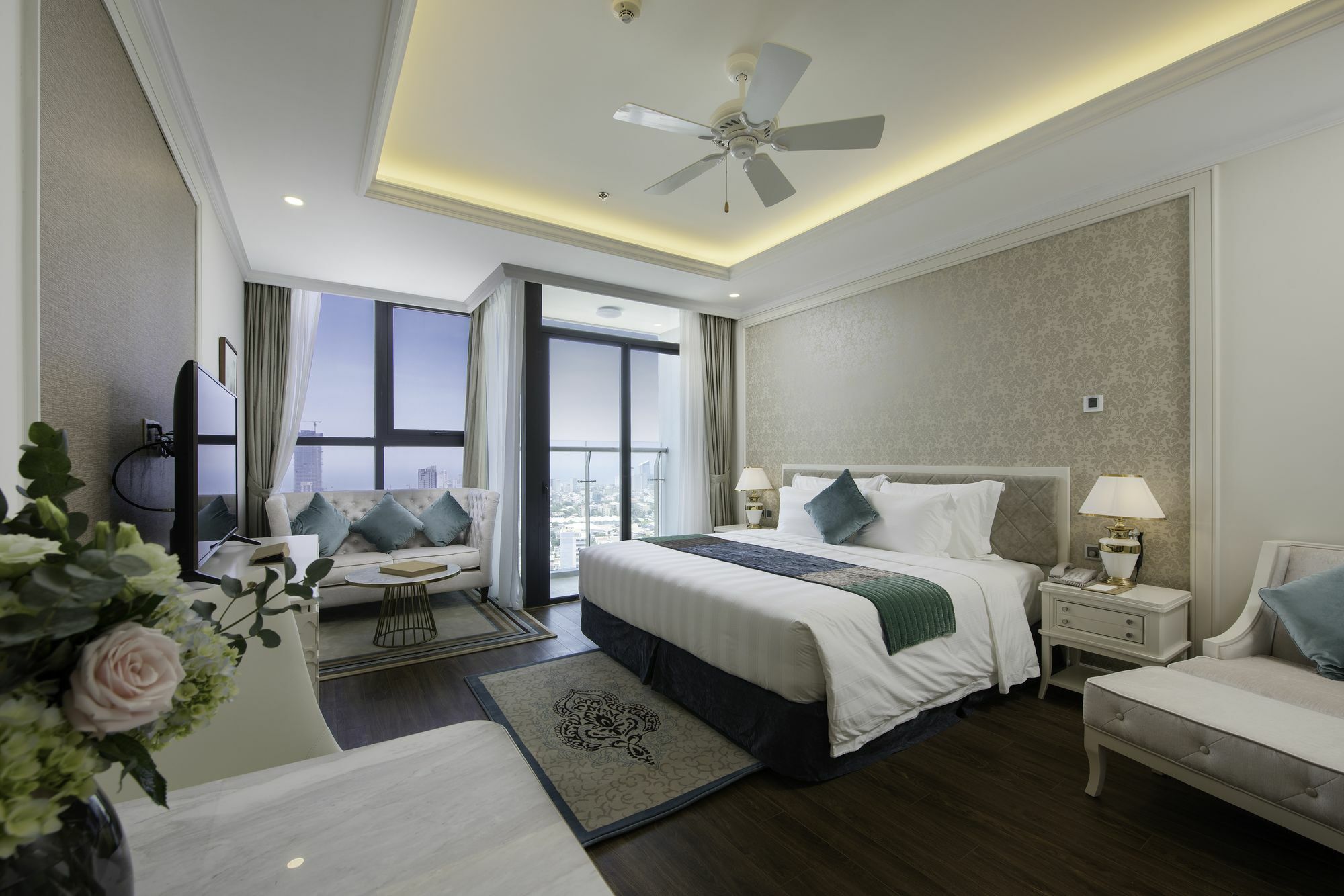 Melia Vinpearl Riverfront Khách sạn 5*