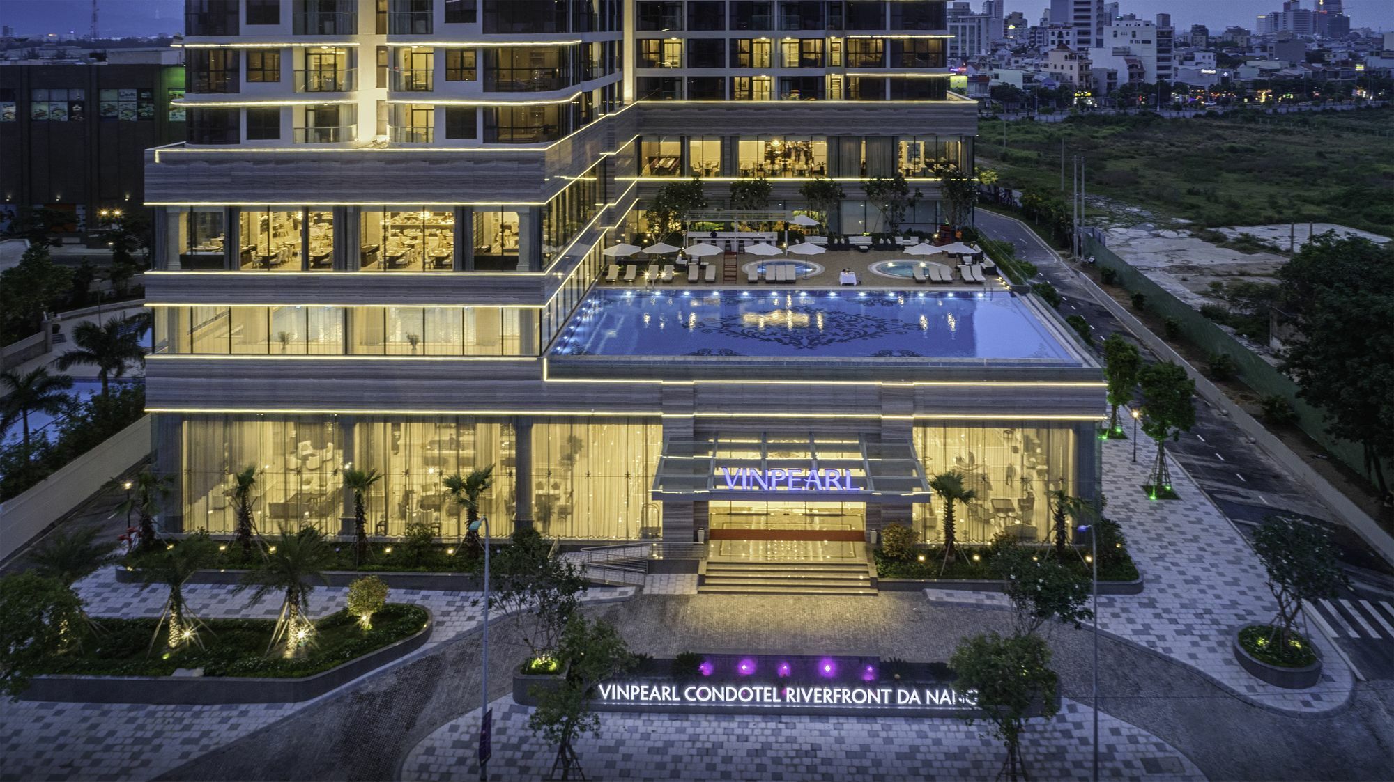 Melia Vinpearl Riverfront 5* Đà Nẵng