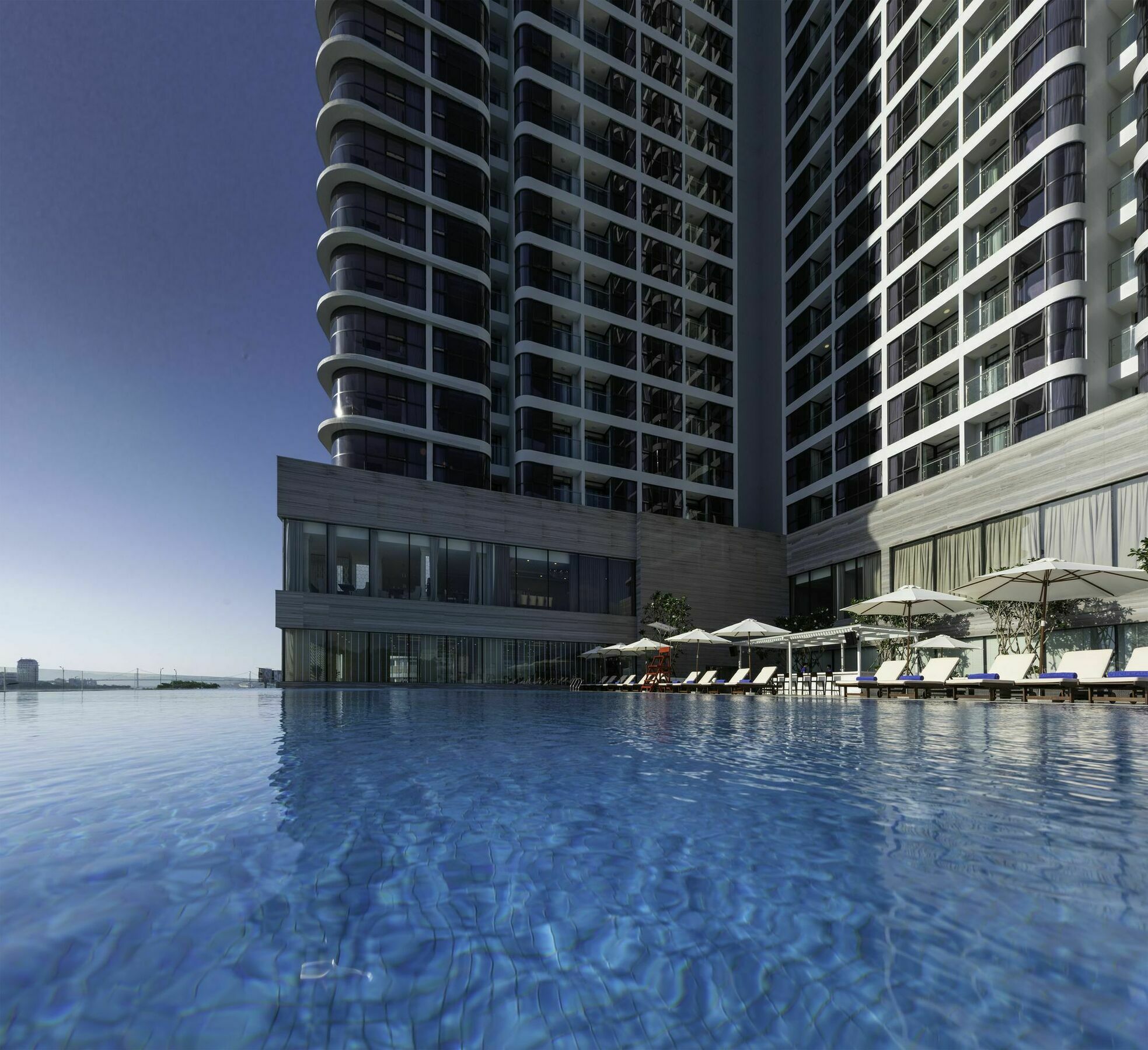 Melia Vinpearl Riverfront Khách sạn Đà Nẵng