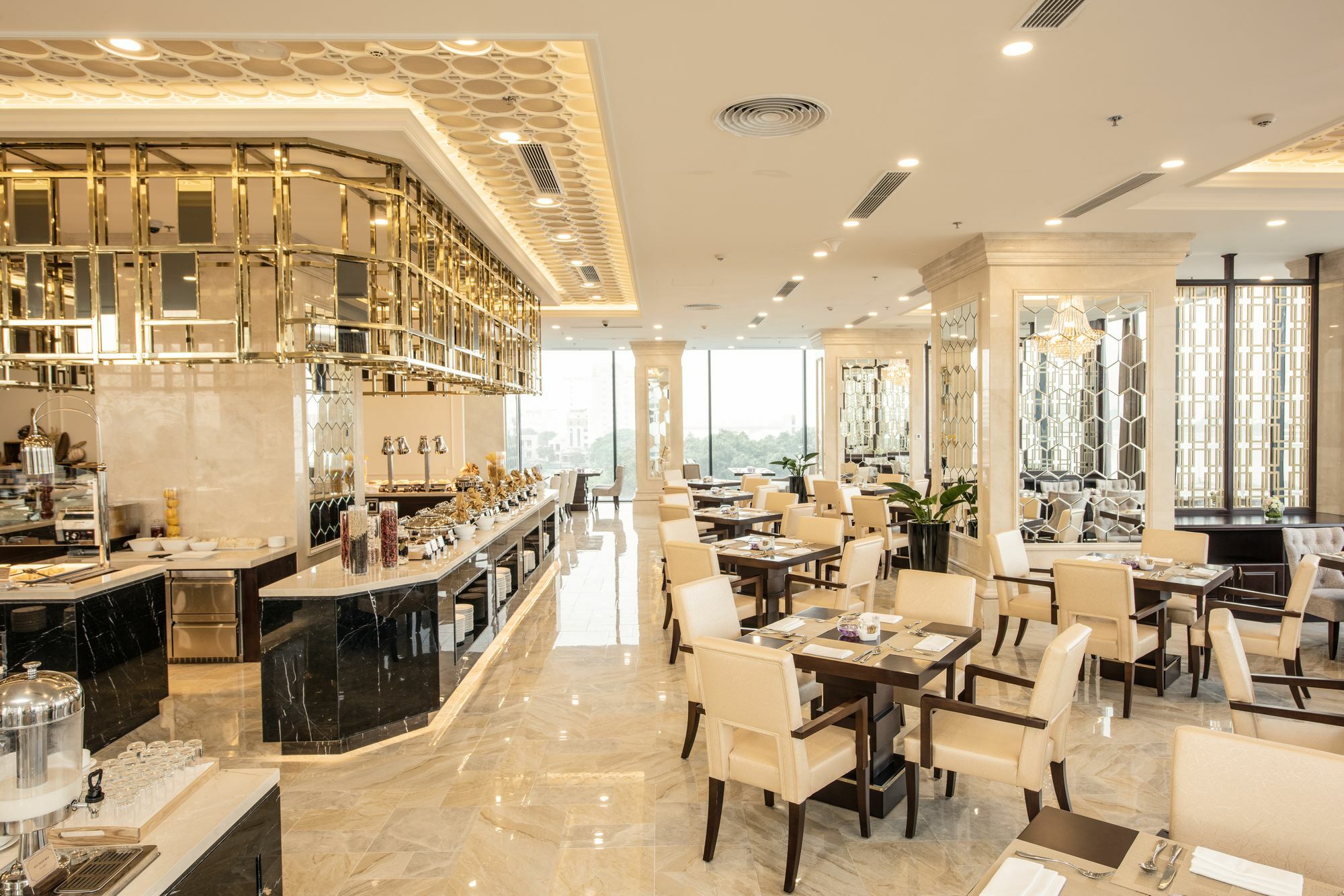 Khách sạn Melia Vinpearl Riverfront 5*