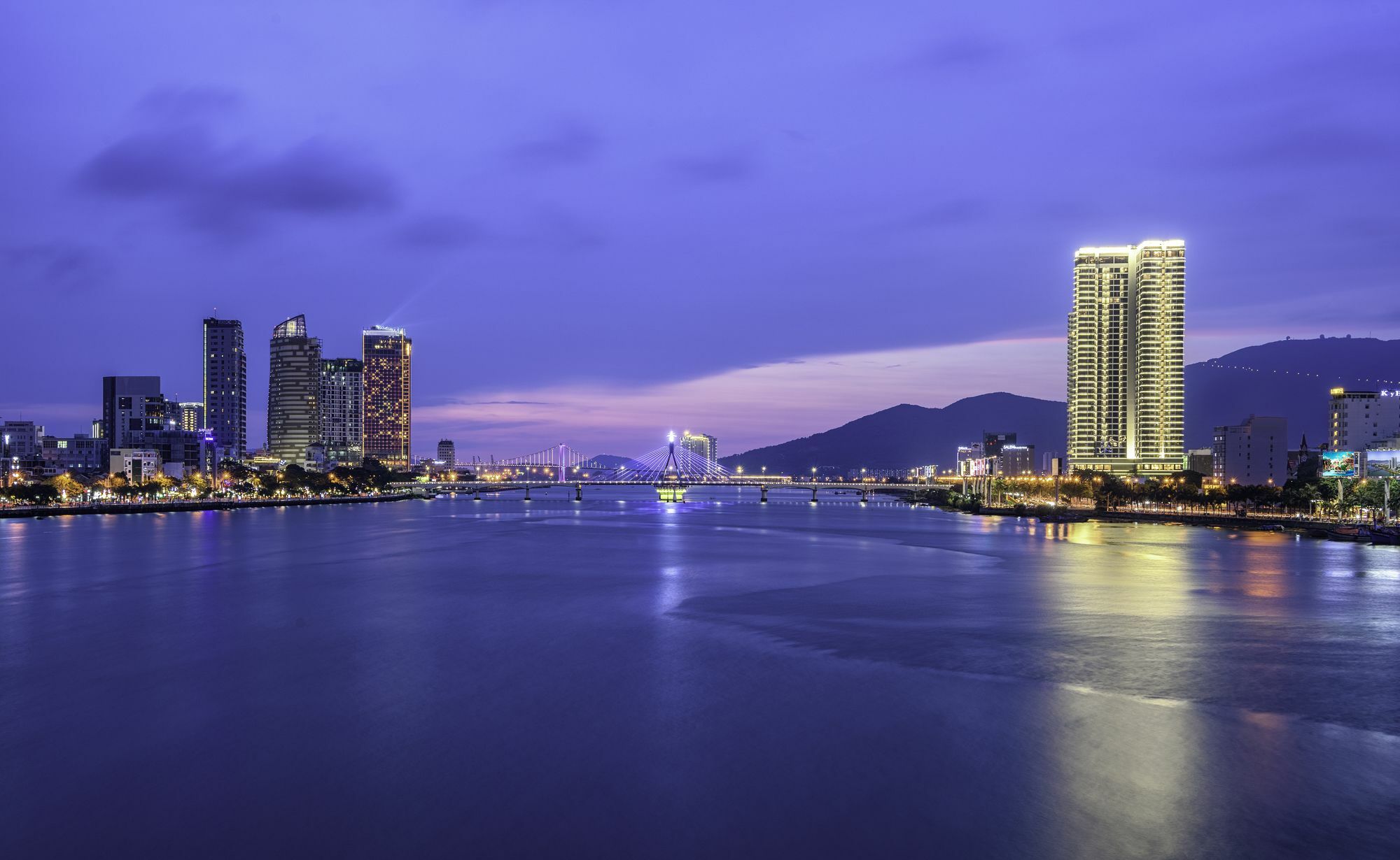 Melia Vinpearl Riverfront Đà Nẵng