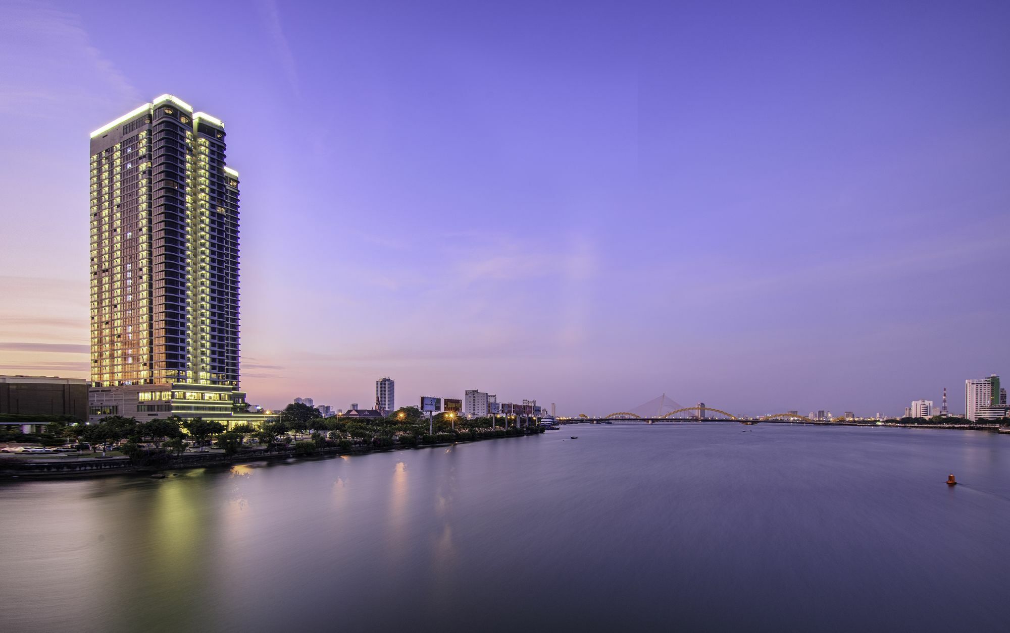 Melia Vinpearl Riverfront Khách sạn Đà Nẵng
