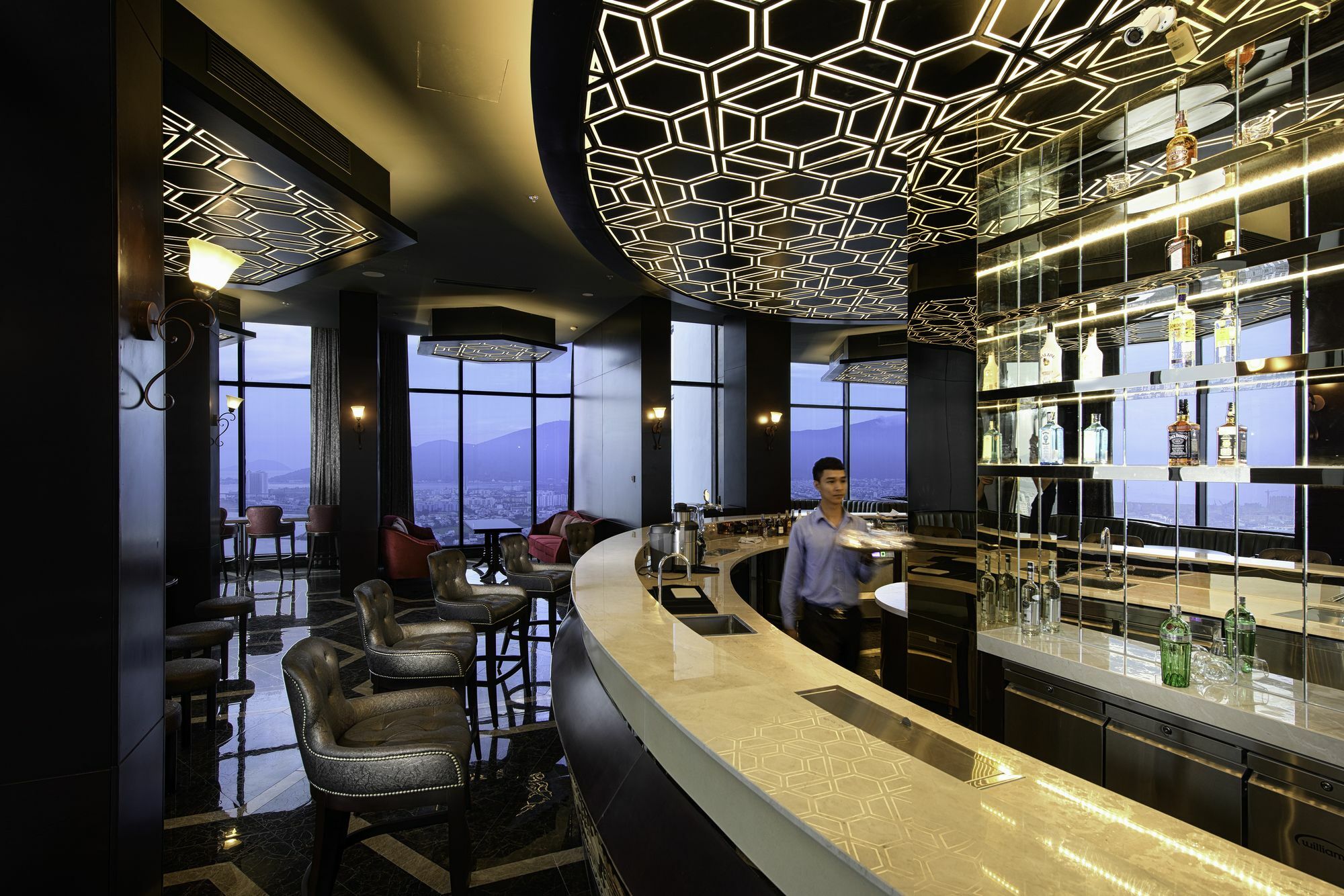 Khách sạn Melia Vinpearl Riverfront 5*