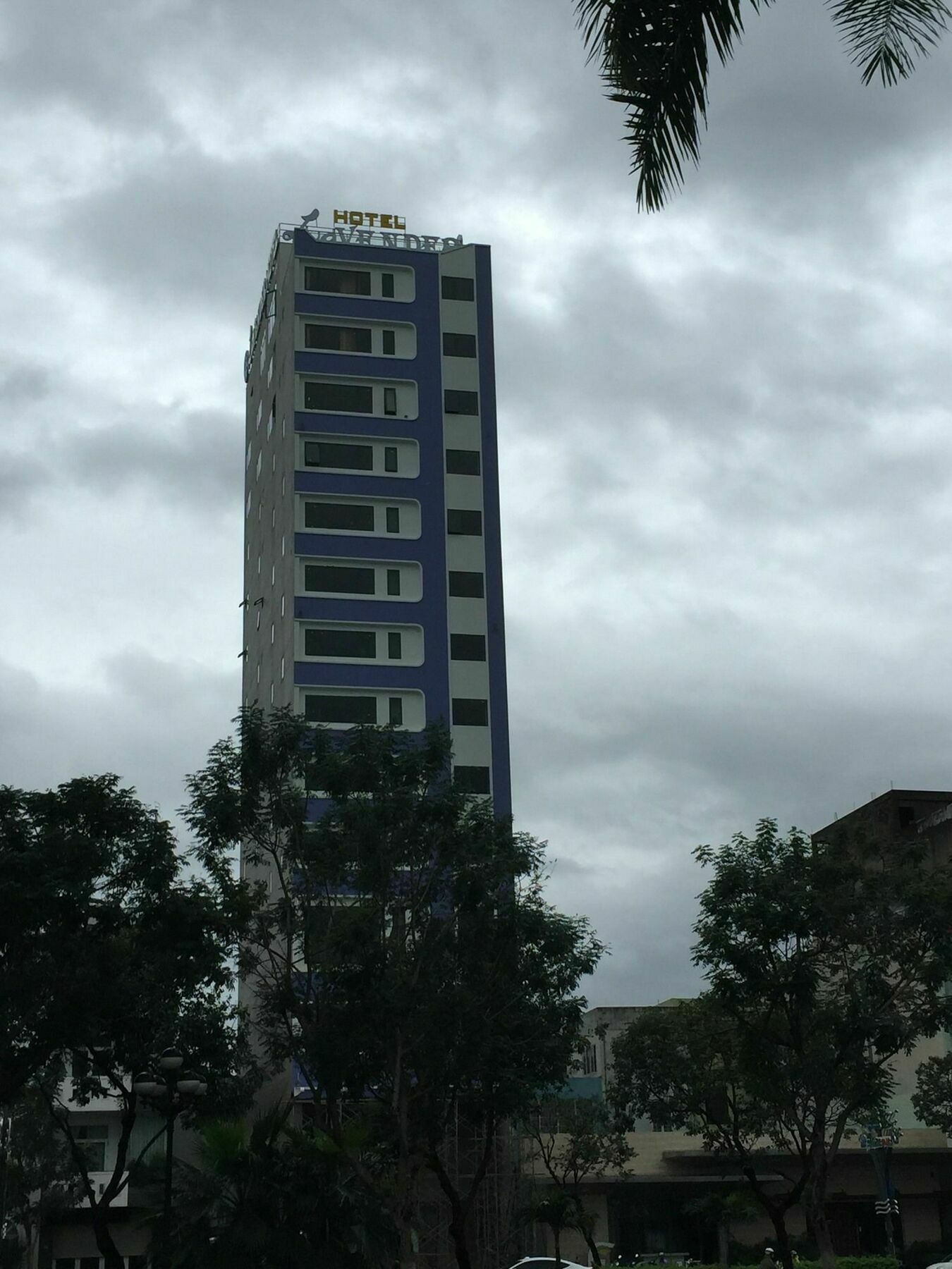 Lavender Riverside Hotel