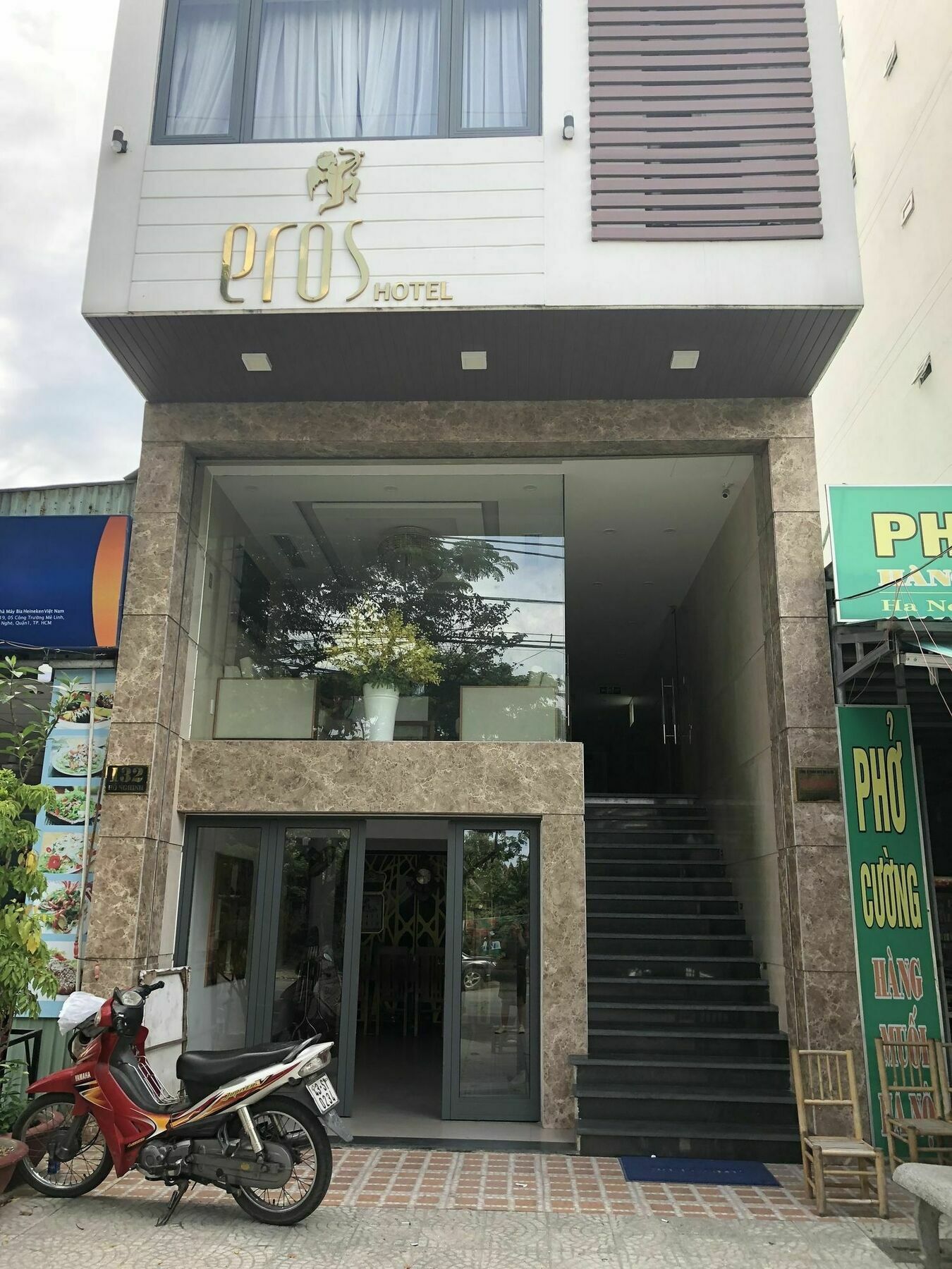 Khách sạn Eros