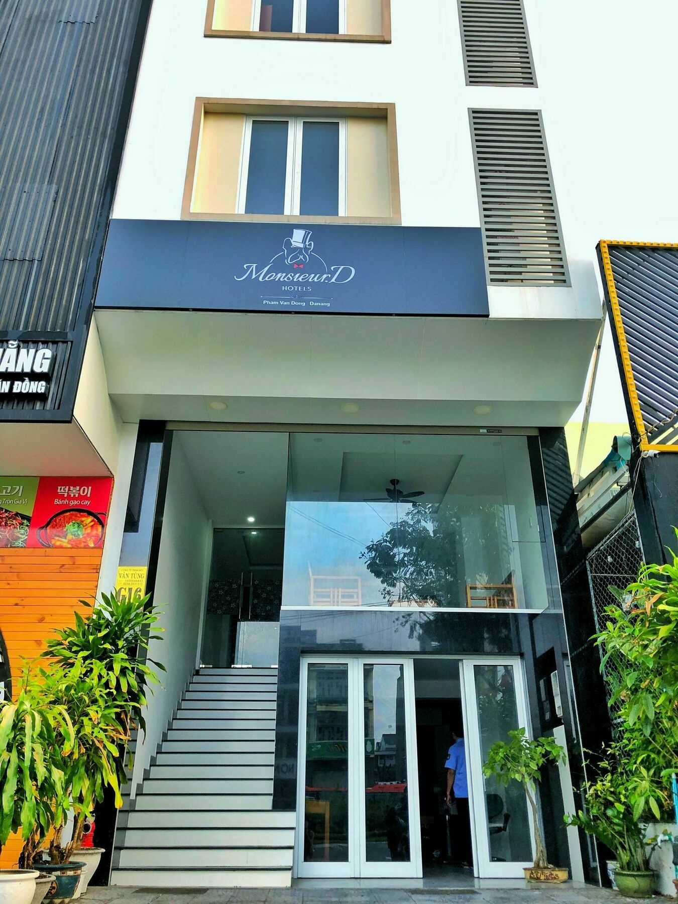 Monsieur Diesel Hotel