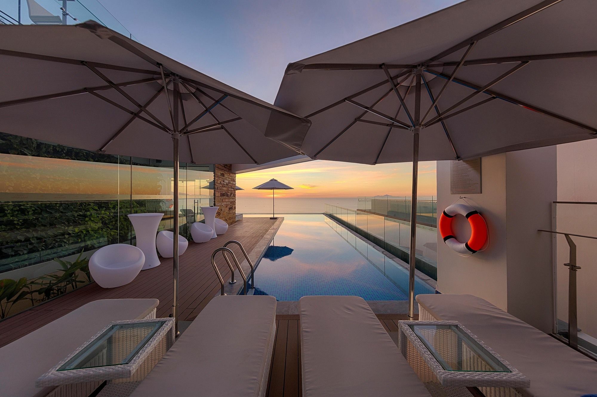 Belle Maison Parosand -managed By H&k Hospitality Hotel