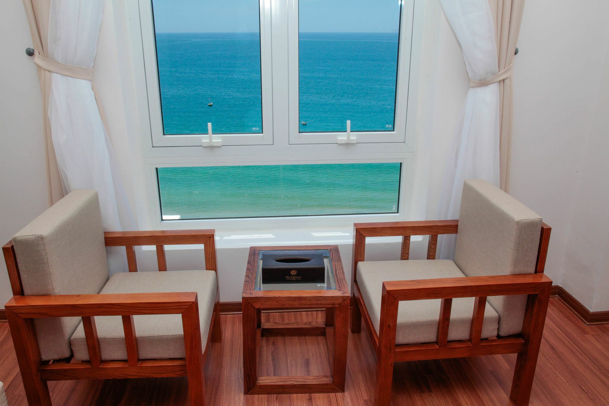 Hotel De Lamour 4*