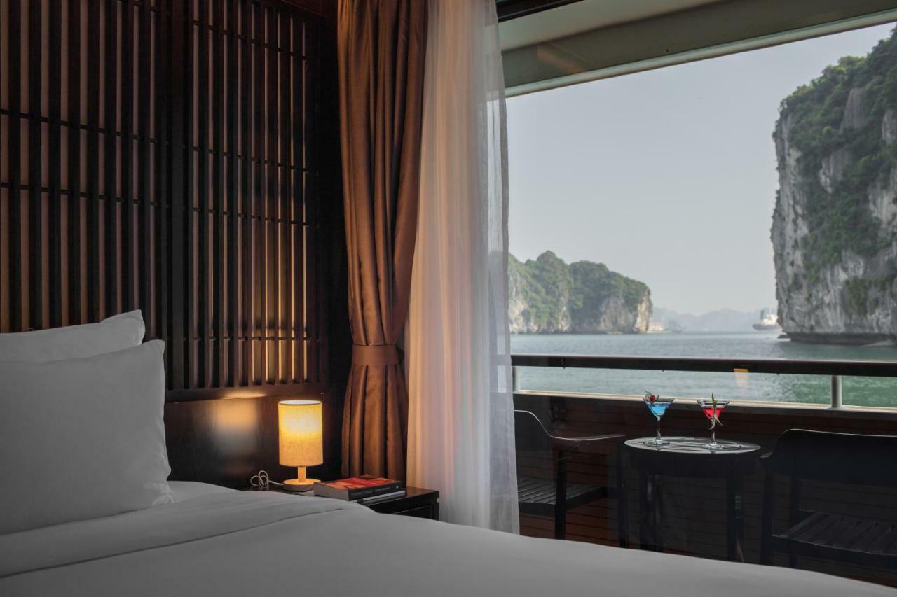 Scarlet Pearl Cruises - Wonder On Lan Ha Bay  5*