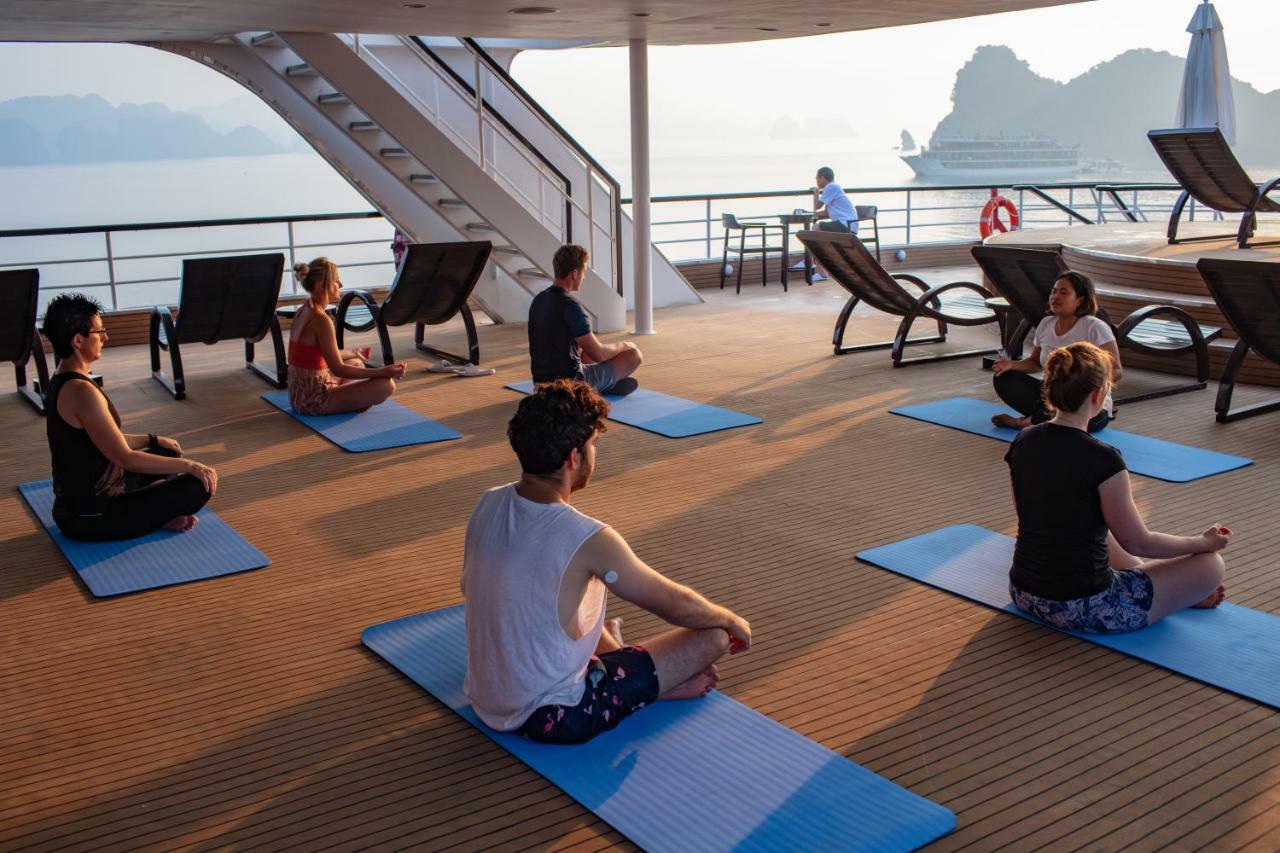 Scarlet Pearl Cruises - Wonder On Lan Ha Bay  5*