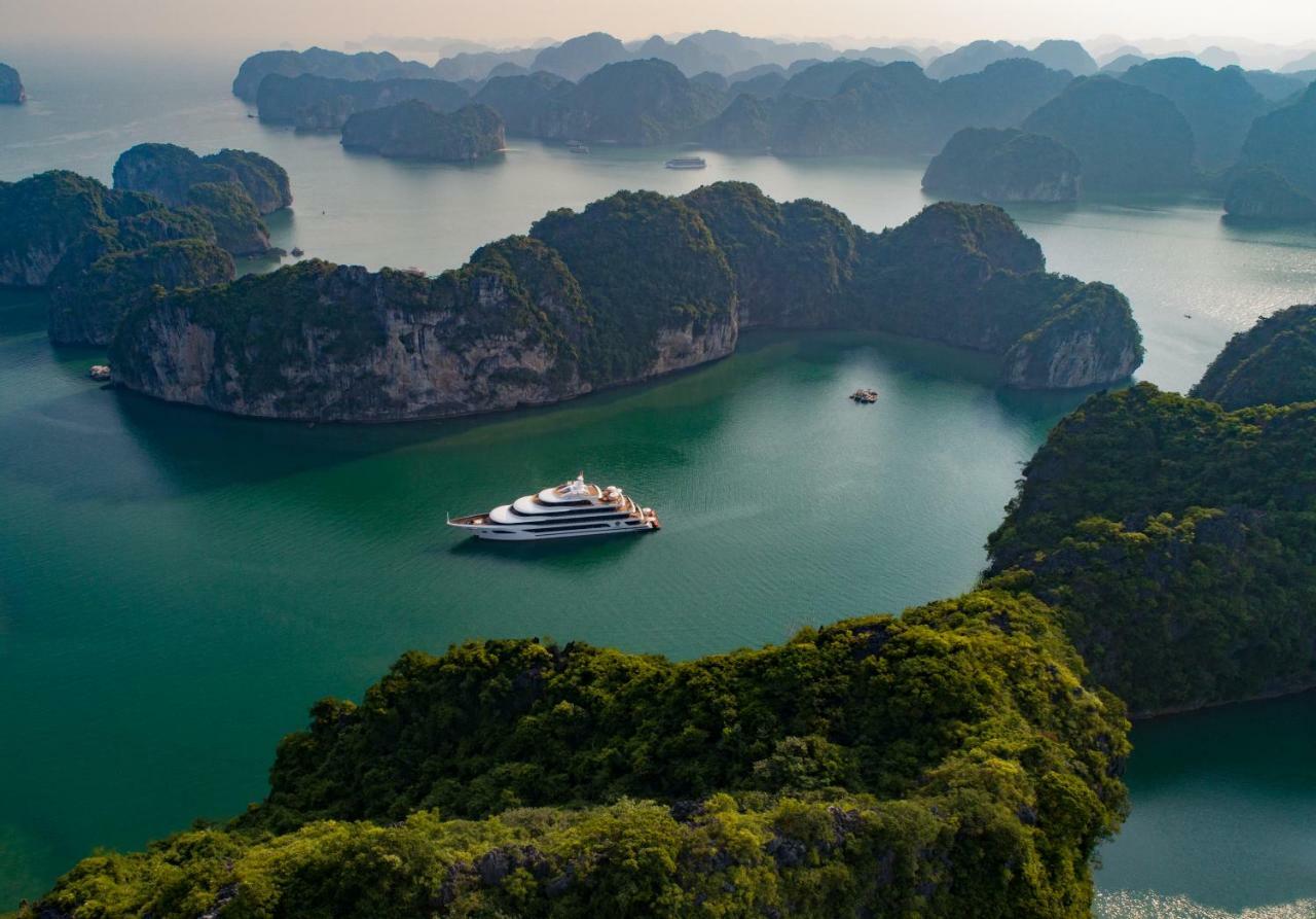 Scarlet Pearl Cruises - Wonder On Lan Ha Bay  Ha Long