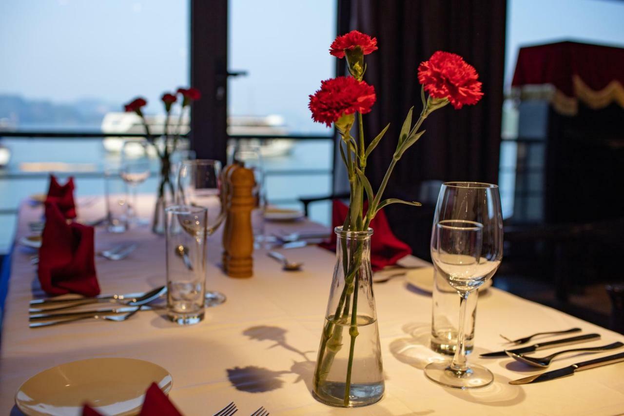 Scarlet Pearl Cruises - Wonder On Lan Ha Bay