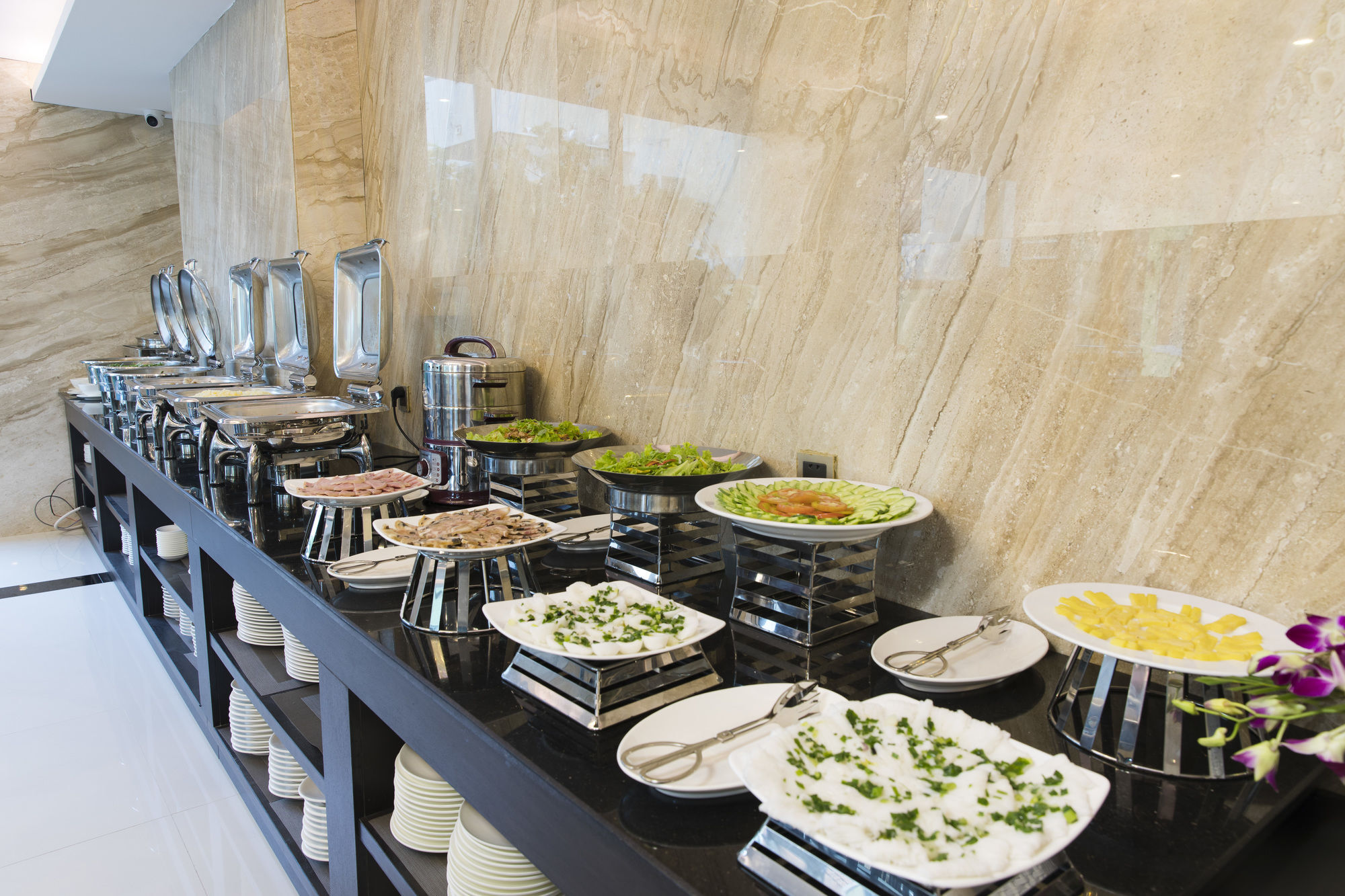 Meriton Hotel 4*