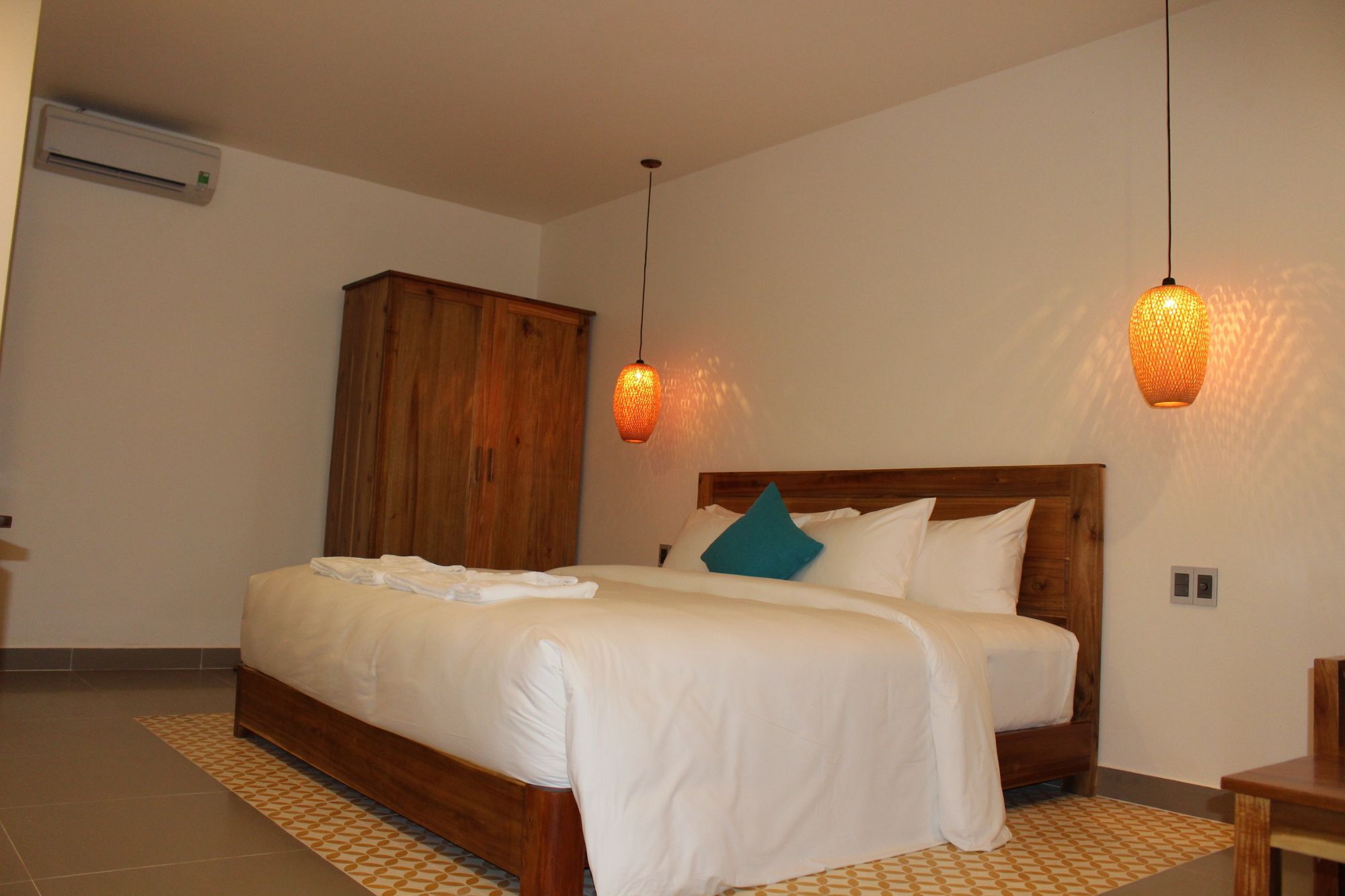 Camia & Resort